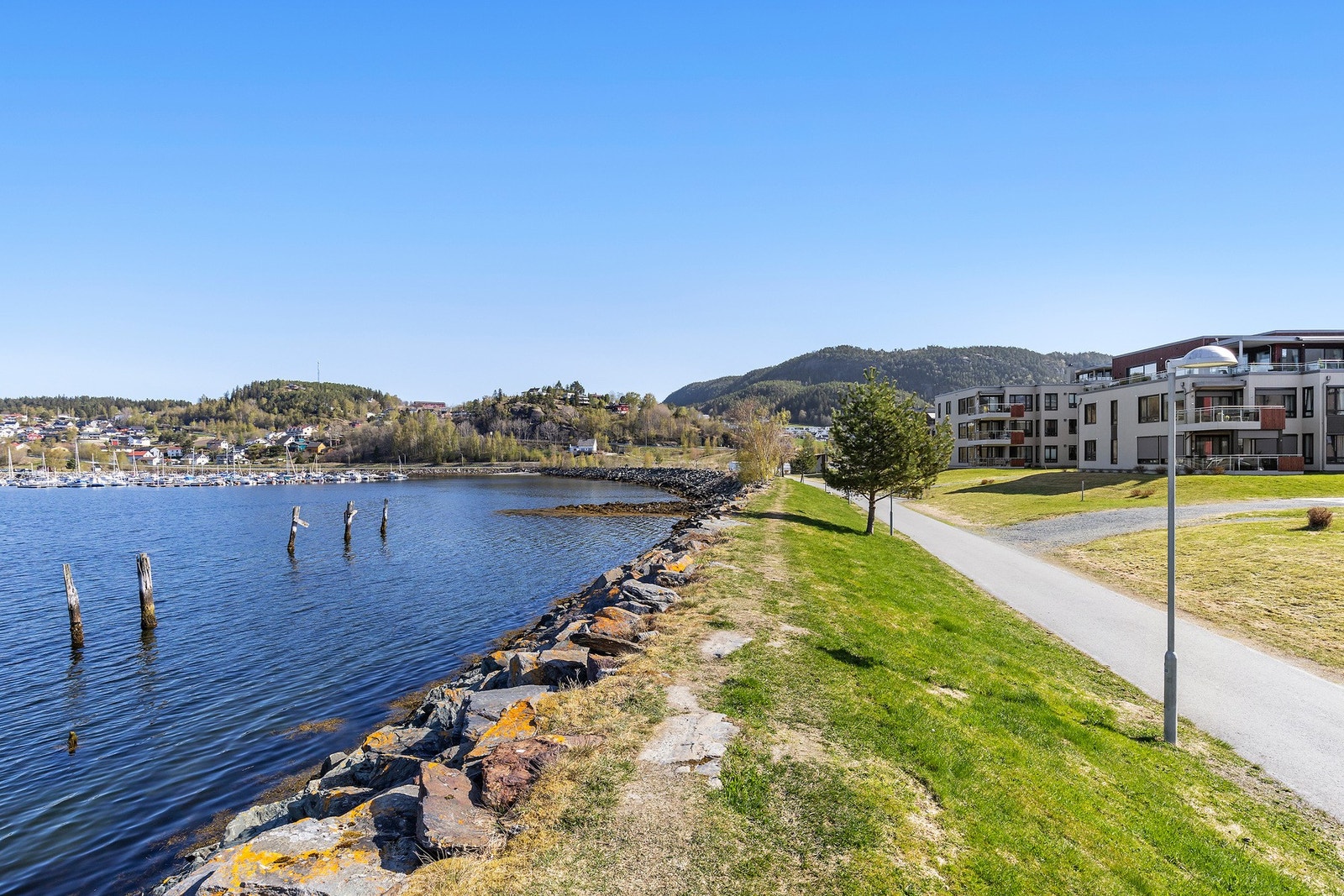 Fra leiligheten har du umiddelbar nærhet til fjæra og Malvikstien. Galleribilde