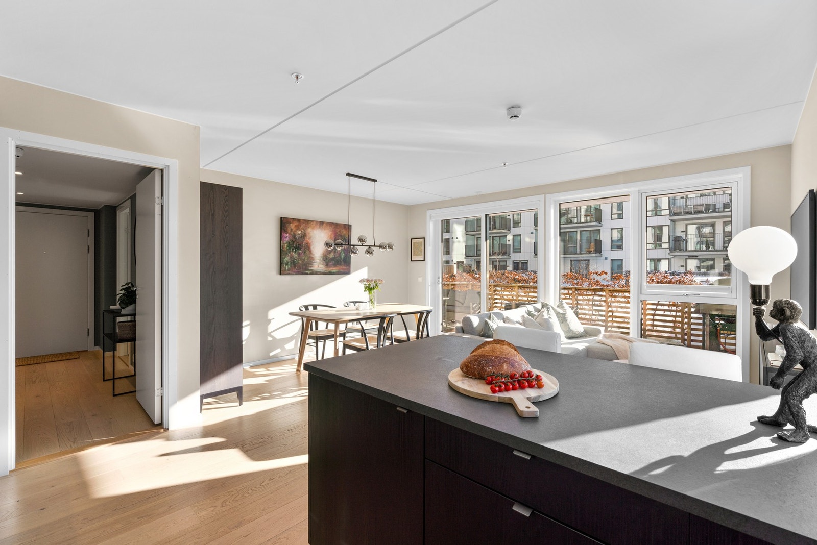 Leiligheten ligger sentralt på Ensjø med kort vei til alt man trenger i hverdagen. Galleribilde