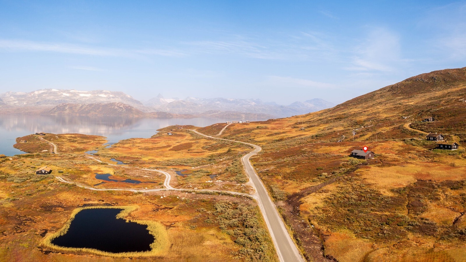 Eiendommen er beliggende på Tyin i nærheten av Eidsbugarden i Vang kommune Galleribilde