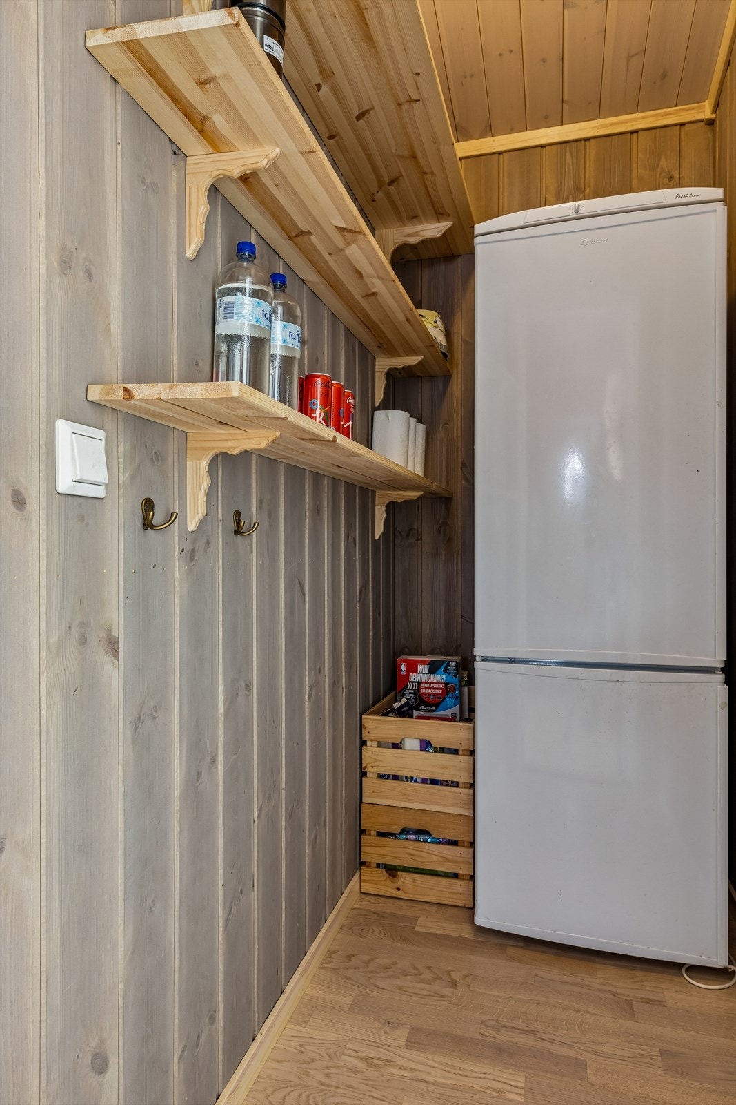 Praktisk innvendig bod gir god lagringsplass for matvarer og utstyr. Galleribilde