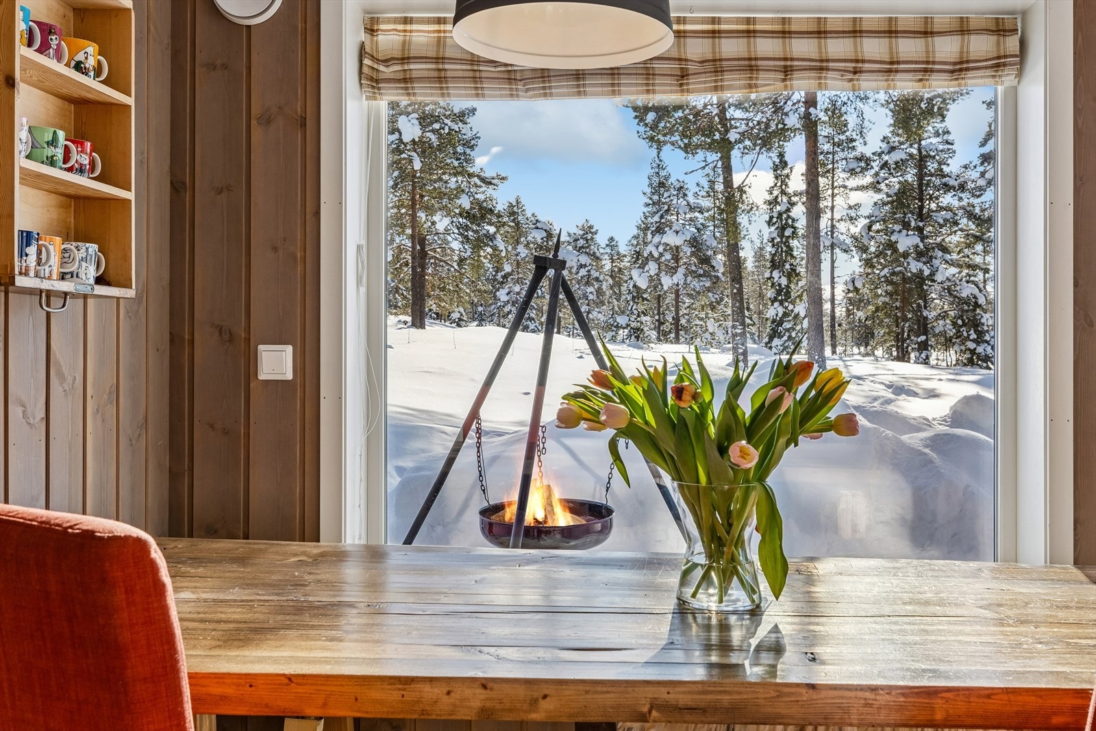 Nyt måltidene med utsikt rett ut i vinterlandskapet. Galleribilde