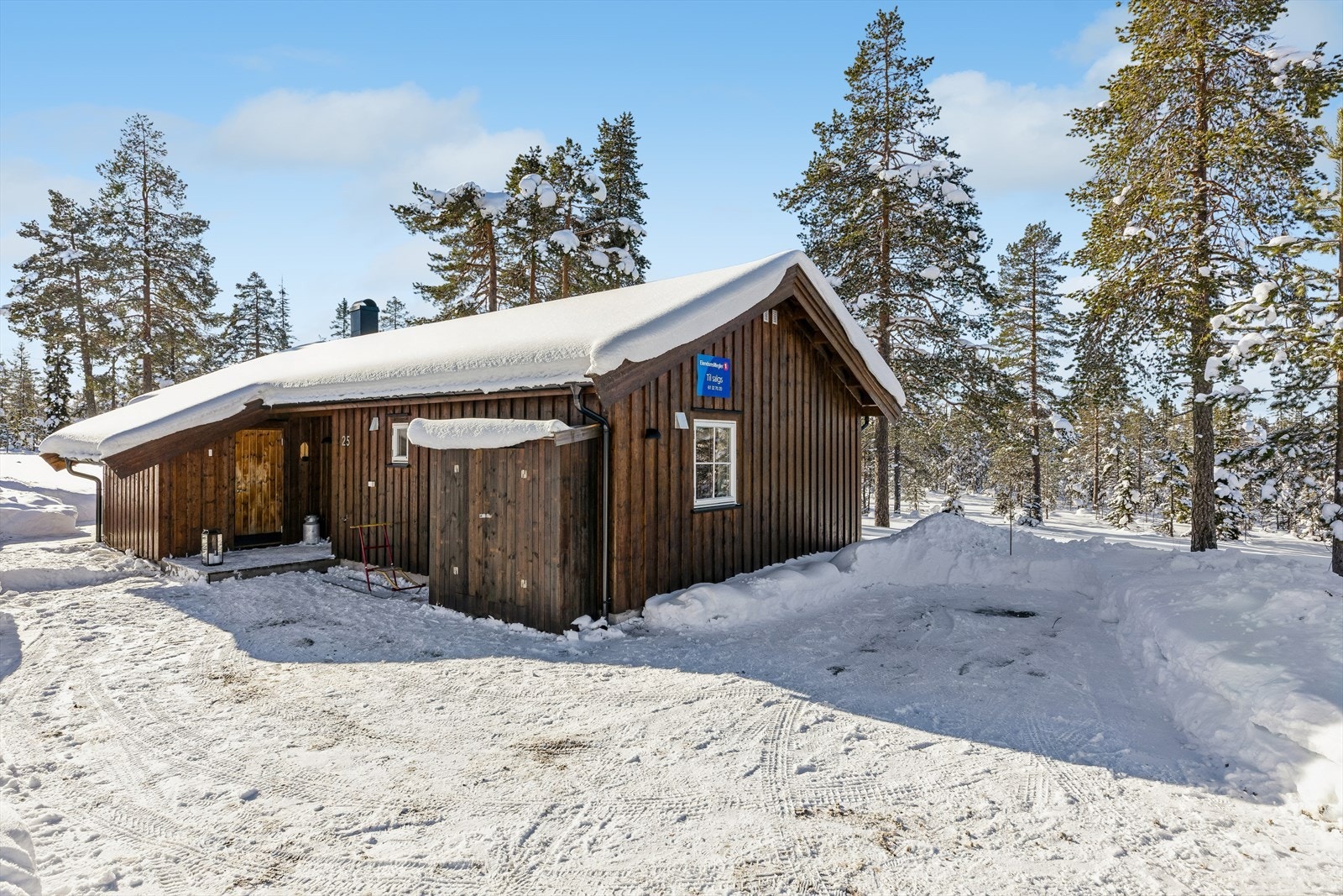 Om sommeren byr området på flotte turstier, fiskevann og gode sykkelmuligheter. Galleribilde