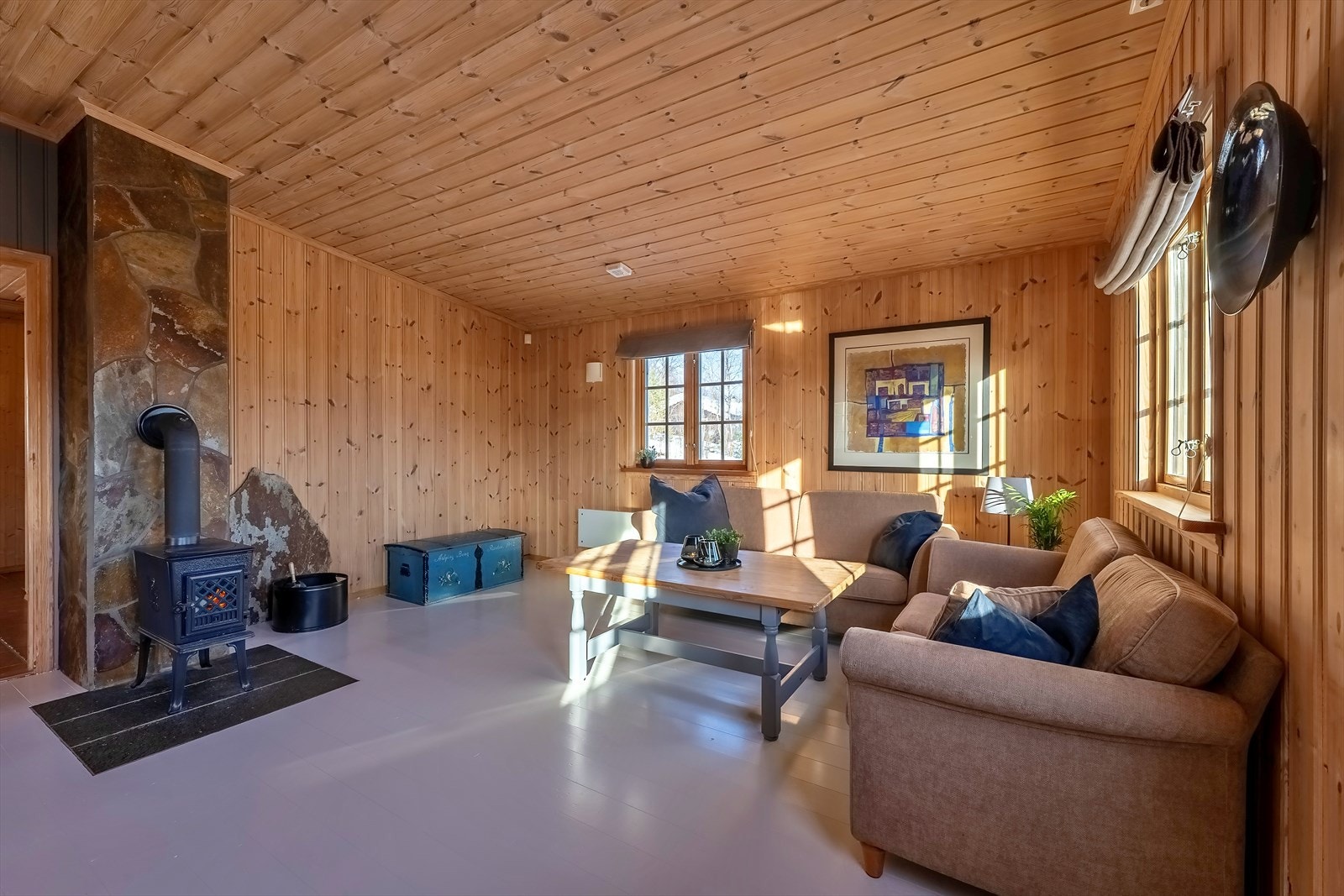 Peisovn tilkoblet pipe plastret med skifer Galleribilde