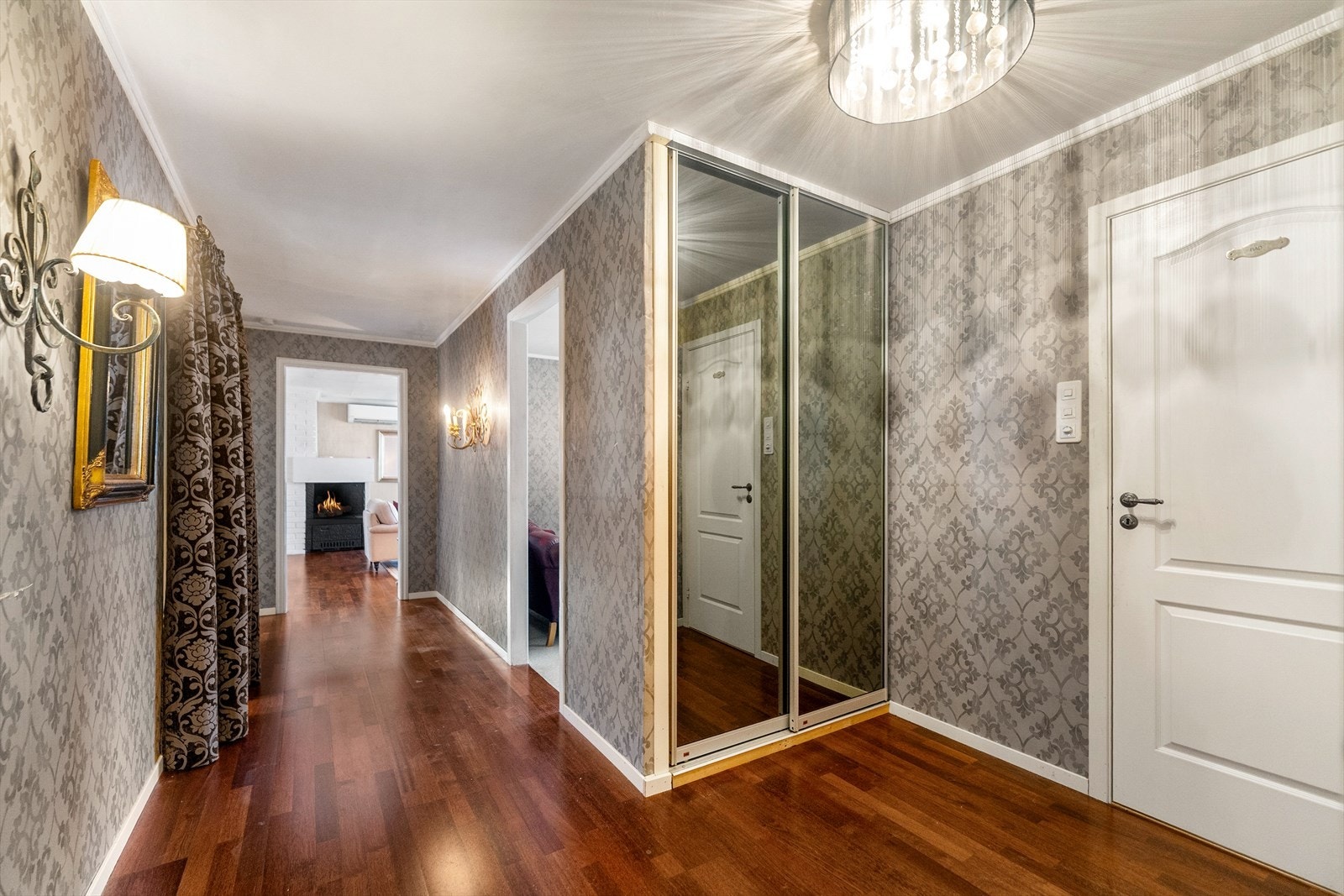 Gang mot stue Galleribilde