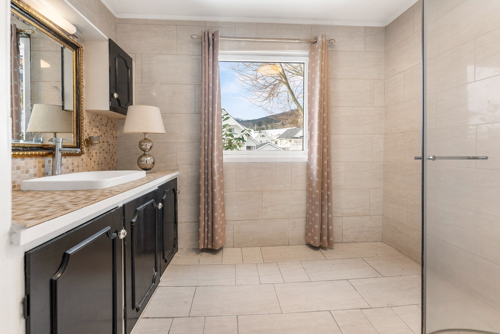 Flislagt baderom Galleribilde