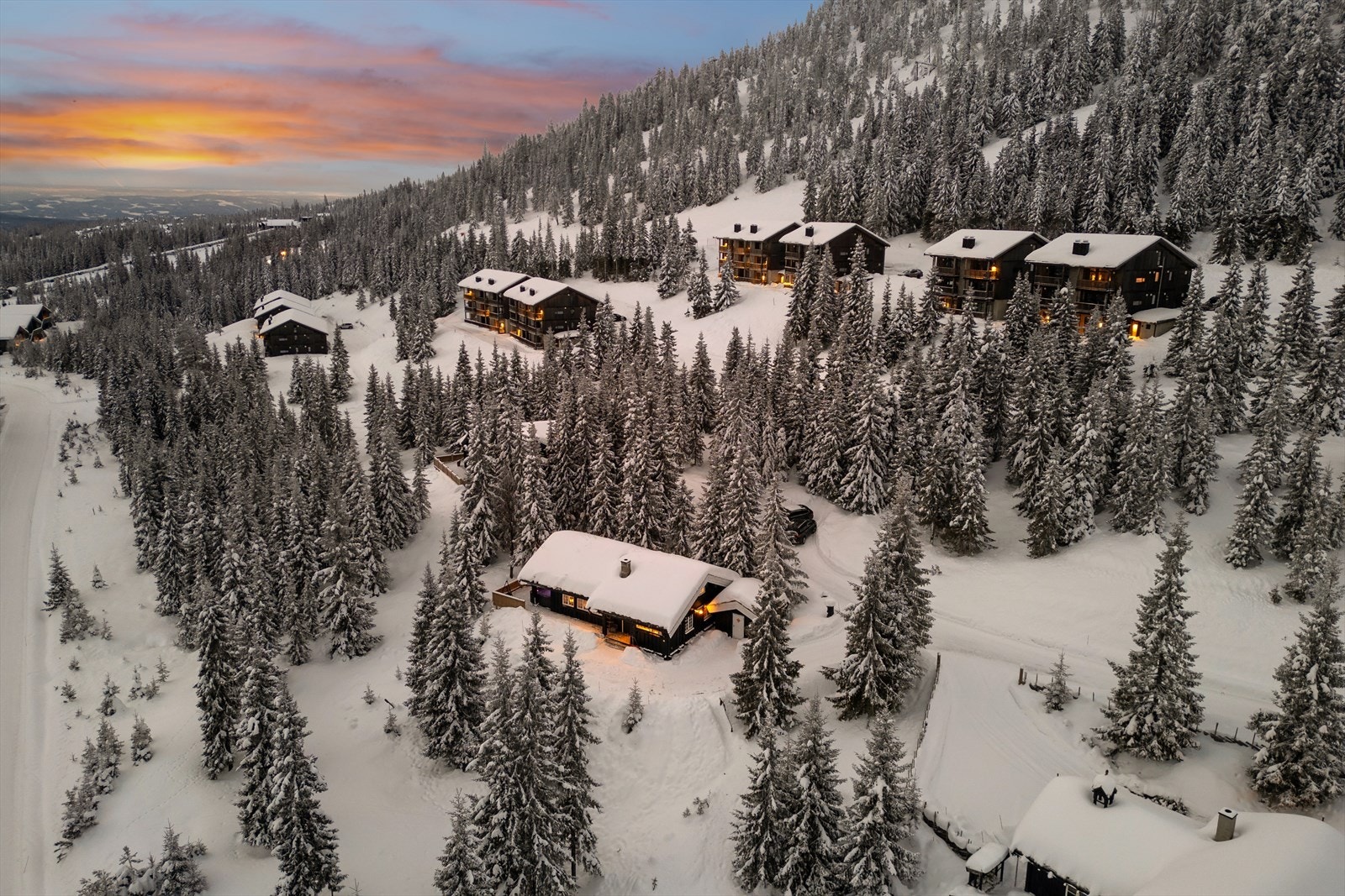 Hytta har som nevnt en meget god beliggenhet rett ved alpintbakken og skiskytterstadion Galleribilde