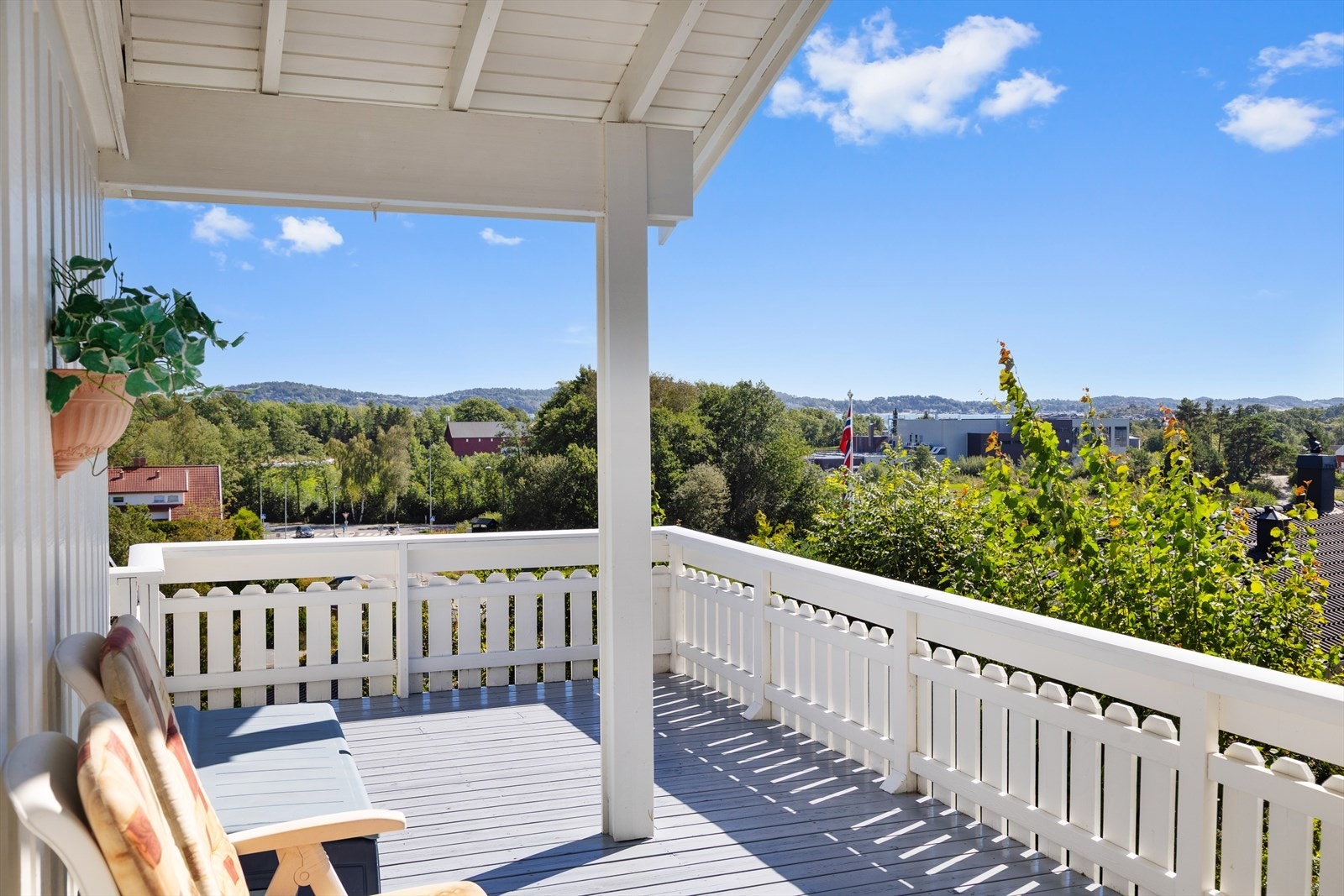 Utenfor stuen er det en herlig veranda/balkong. Galleribilde