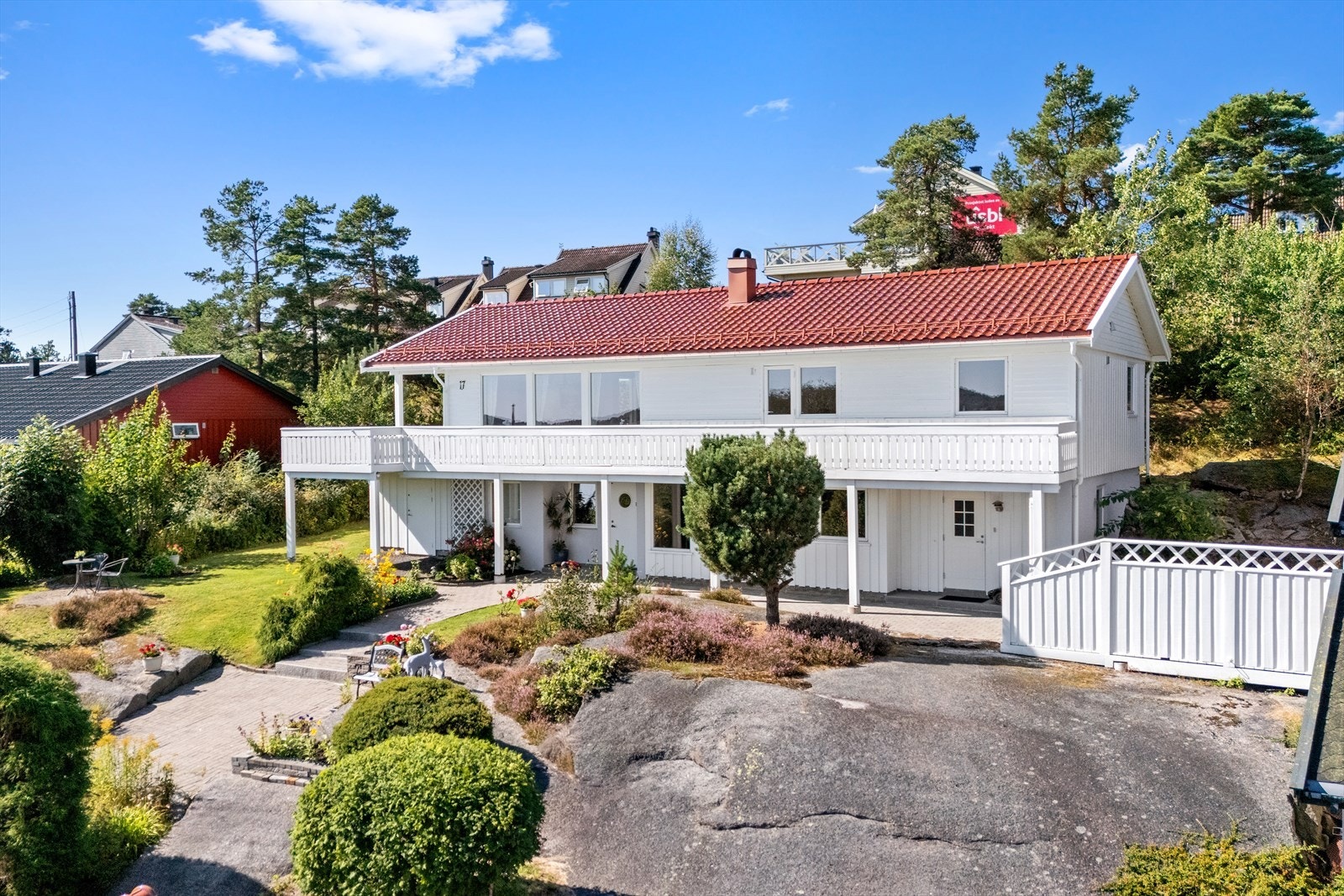 Emil Samland v/Eiendomsmegler Norge har gleden av å presentere Teksleåsen 17! Galleribilde