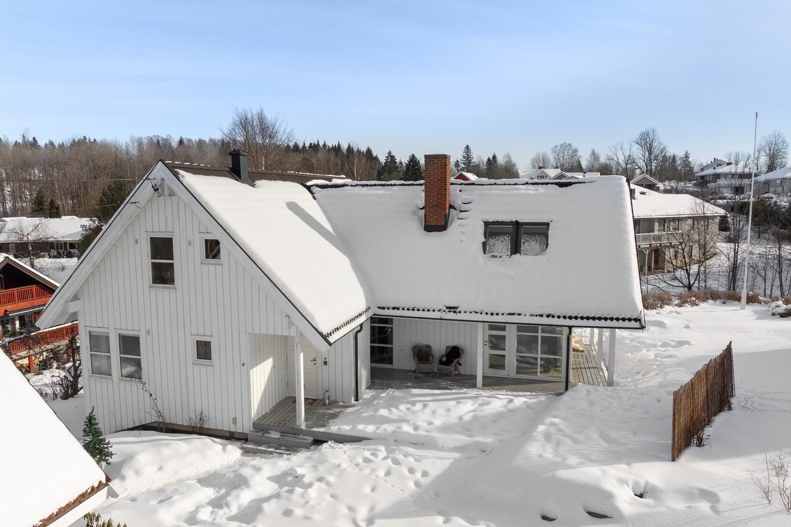 Sara Husebø v/Eiendomsmegler 1 har gleden av å presentere Heggedalsveien 238B Galleribilde