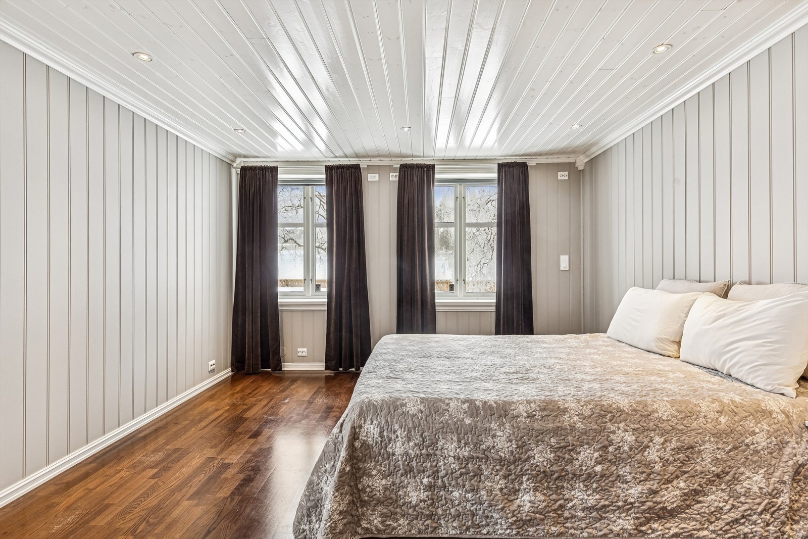 Stort soverom 1. etg. Galleribilde