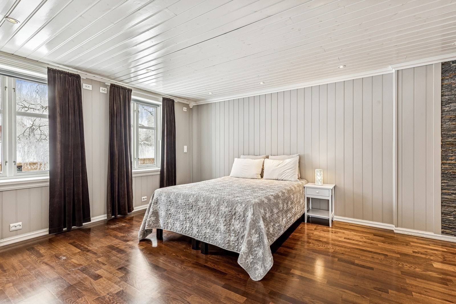 Stort soverom 1. etg. Galleribilde