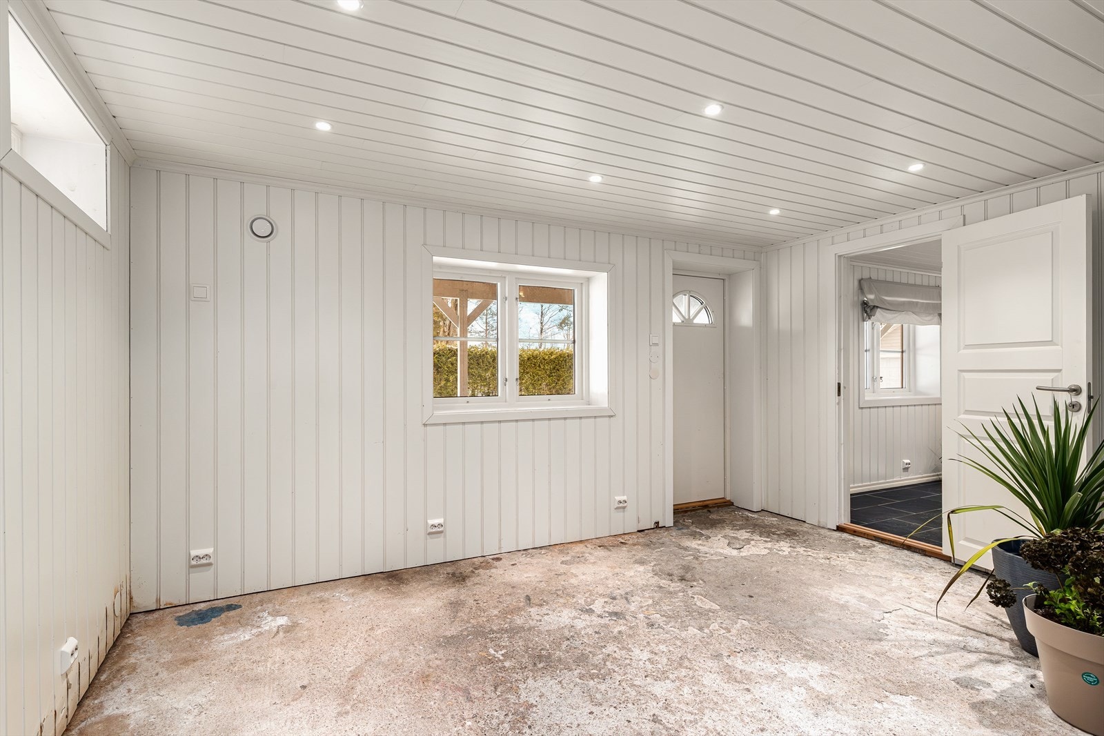 Delvis innredet kjellerstue Galleribilde