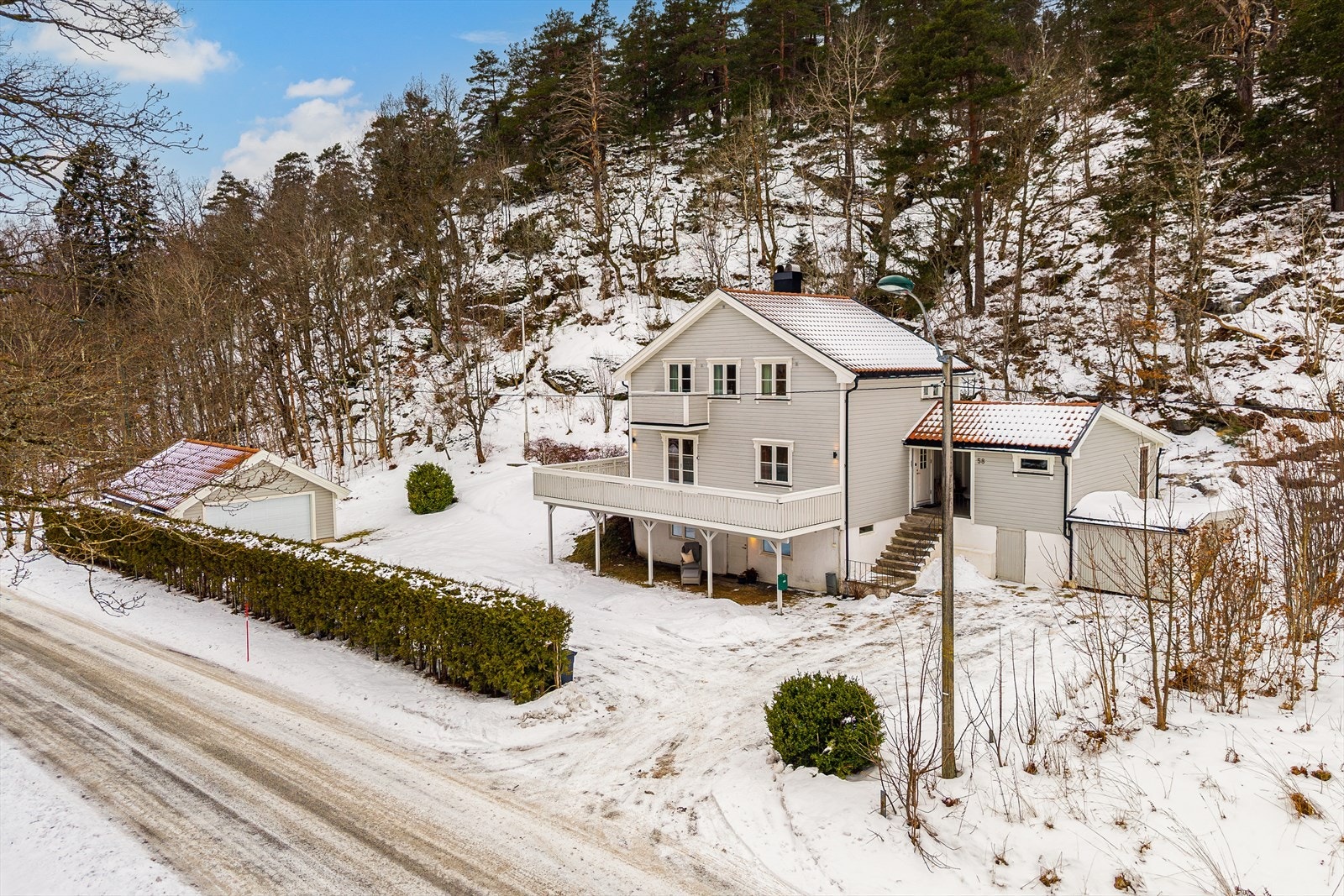 Velkommen til Bakkaneveien 58 - Foto: Karl Filip Kronstad Galleribilde