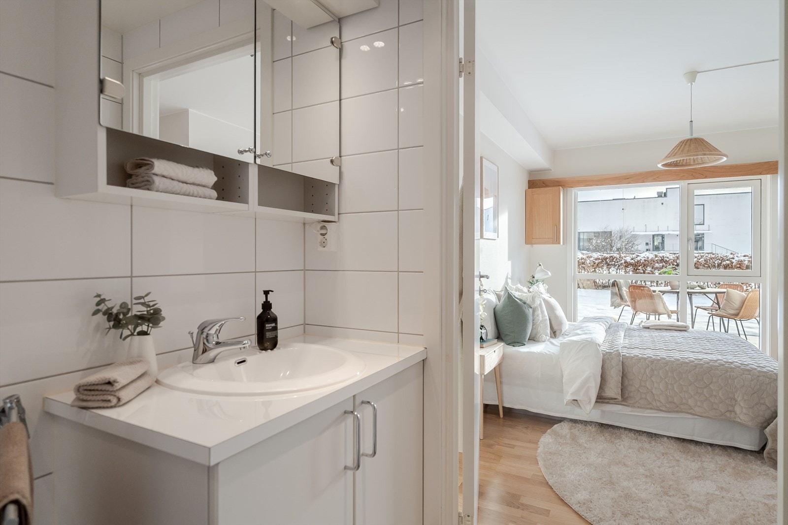 Dette soverommet har også direkte tilkomst fra soverom til det andre badet i boligen Galleribilde