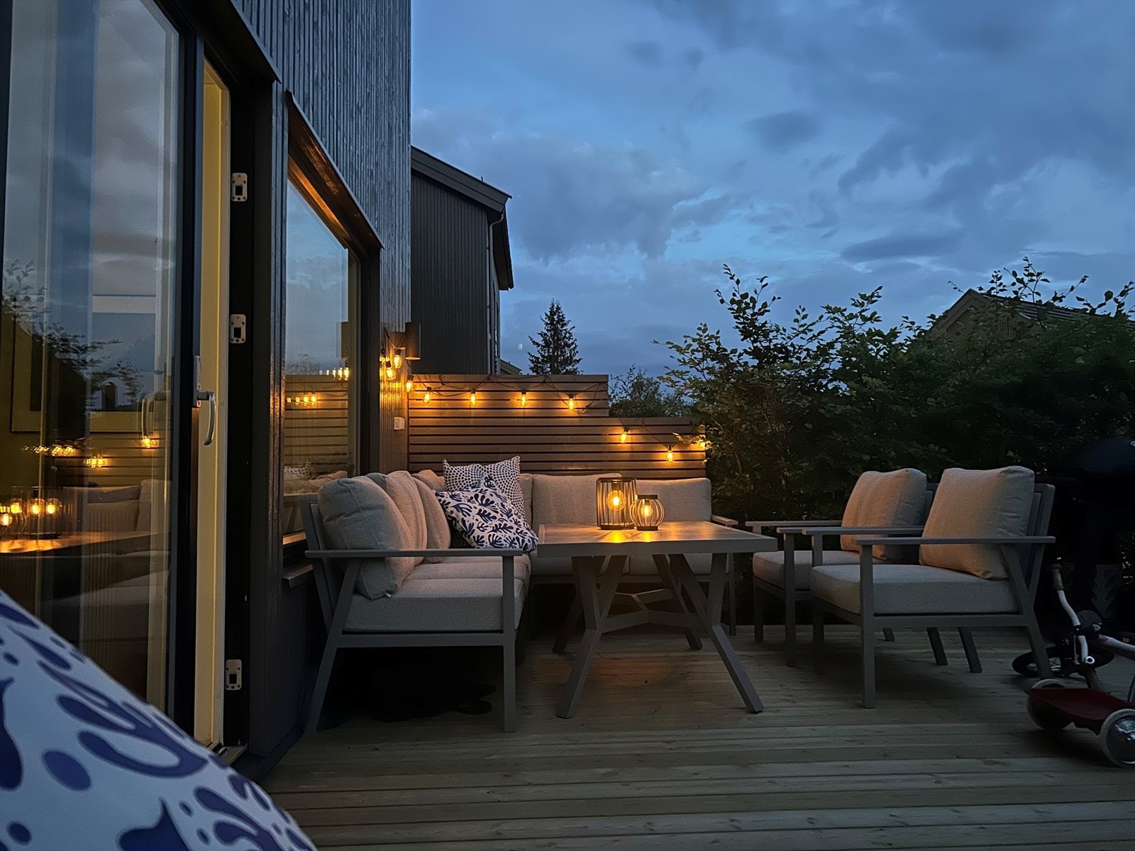 Selgers bilde - terrasse sommerstid Galleribilde