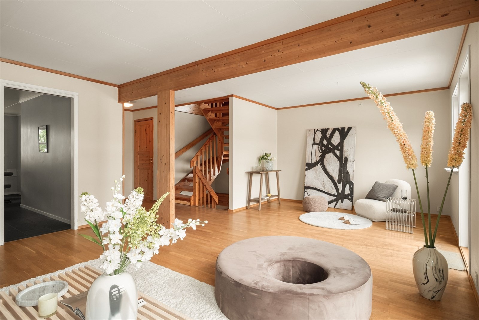 - Boligen har et totalt BRA-i på 176m² fordelt på tre plan - Galleribilde