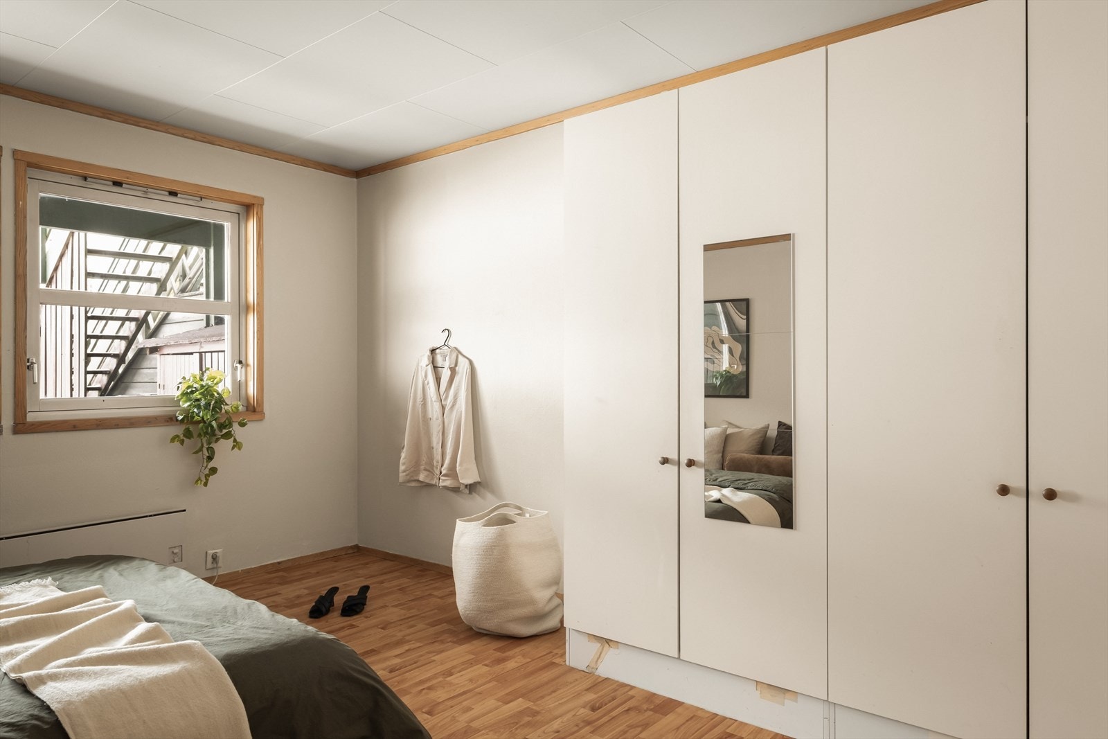 - Her har man god plass til dobbeltseng og garderobeskap i ønsket størrelse - Galleribilde