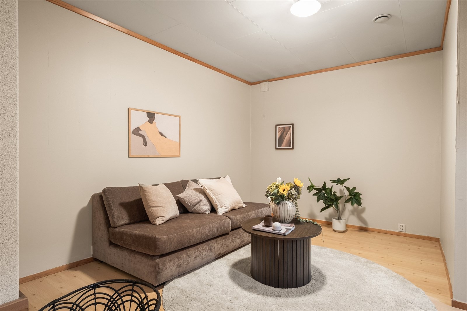 - Kjellerstuen måler 23,3m². Et supert oppholdsrom for barna! - Galleribilde