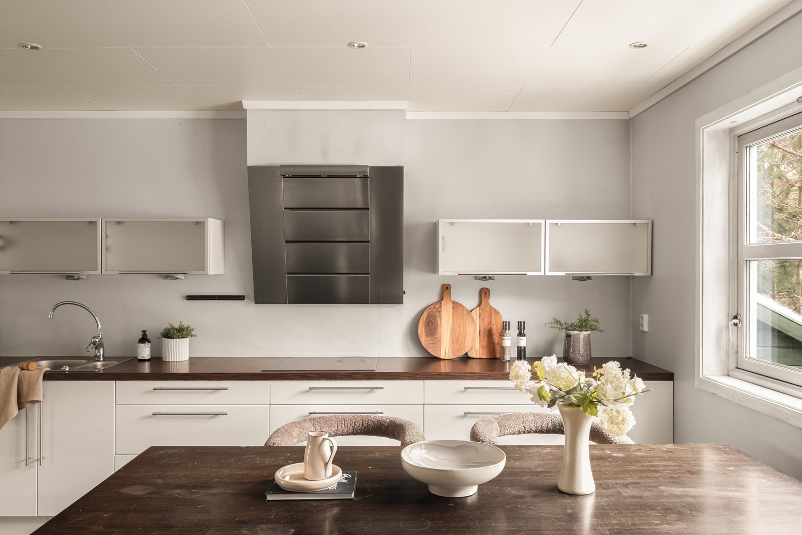 - Kjøkkenet måler hele 18 m² og har god plass til en hyggelig spisegruppe - Galleribilde