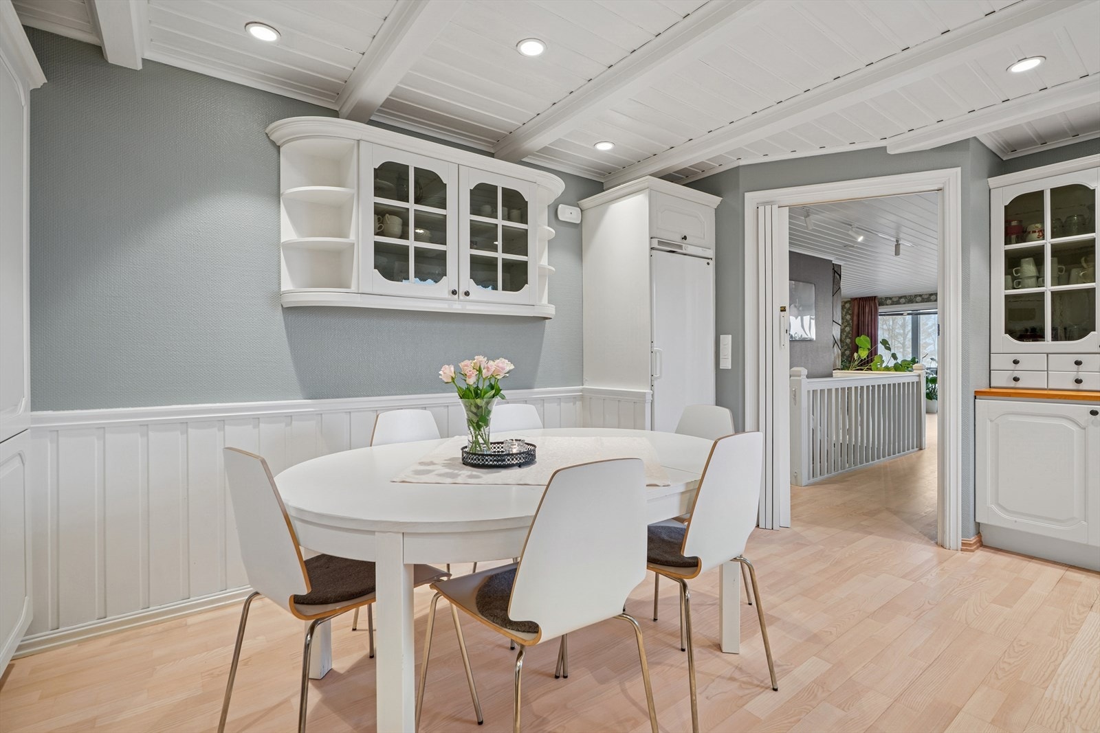 Plass til spisegruppe på kjøkken om ønskelig. Galleribilde