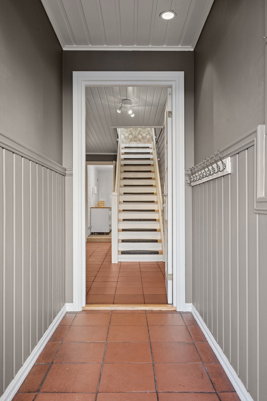 Entré mot gang i U. etasje. Galleribilde