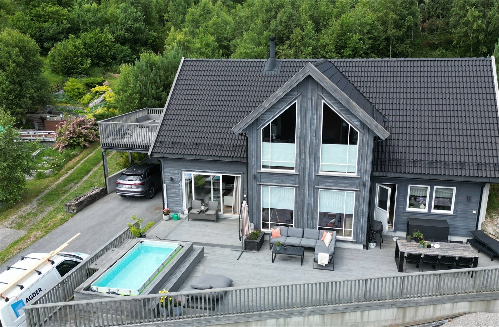 Uteområdet byr på gode solforhold store deler av dagen Galleribilde