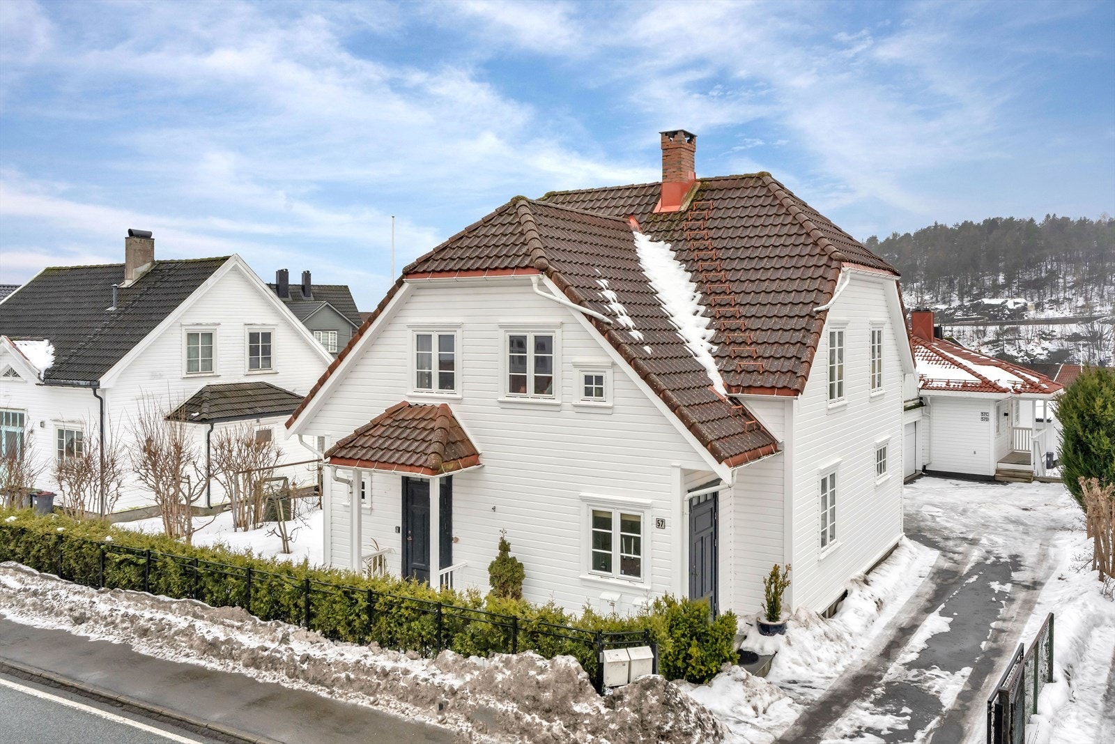 Leiligheten er beliggende i 1 etasje Galleribilde