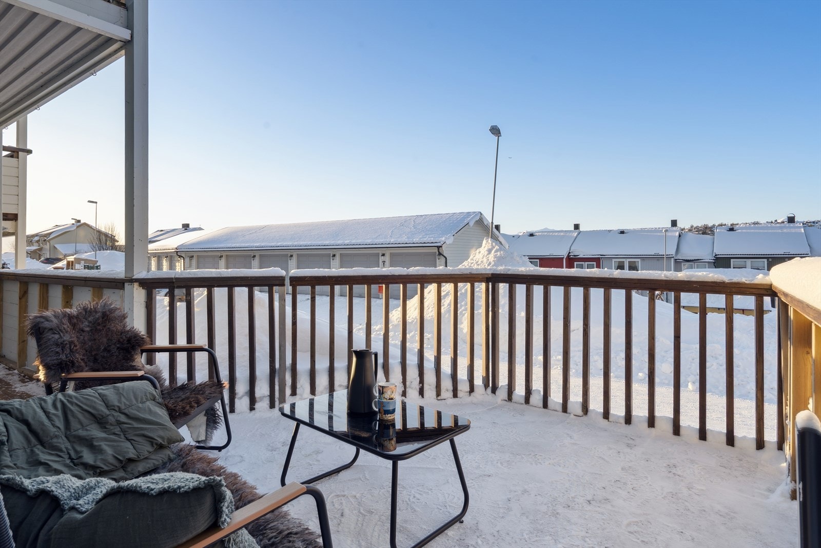 Fra stuen er det dør ut til leilighetens terrasseareal. Galleribilde