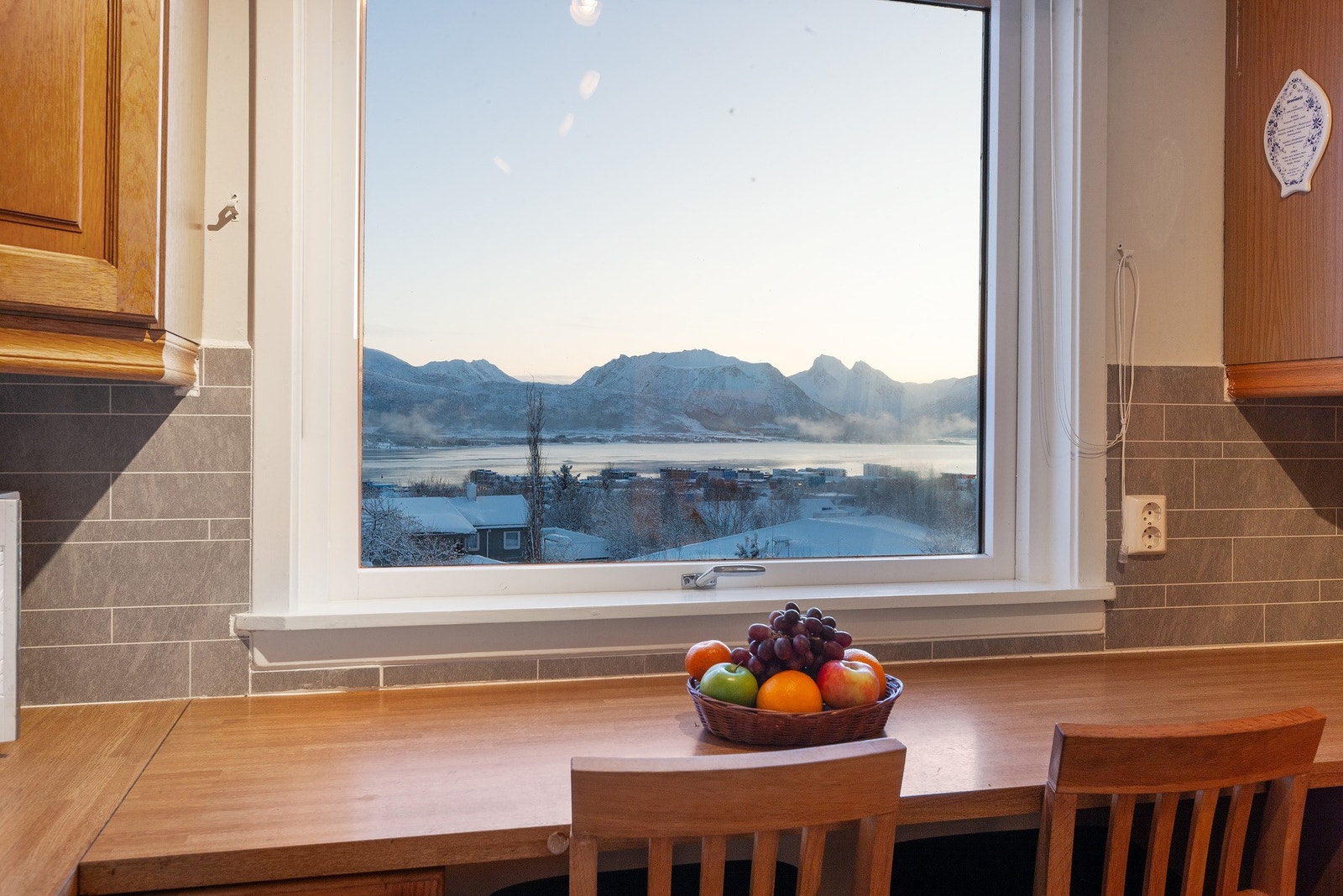 Her er det også sitteplasser som egner seg perfekt til frokost og hverdagsmåltider Galleribilde