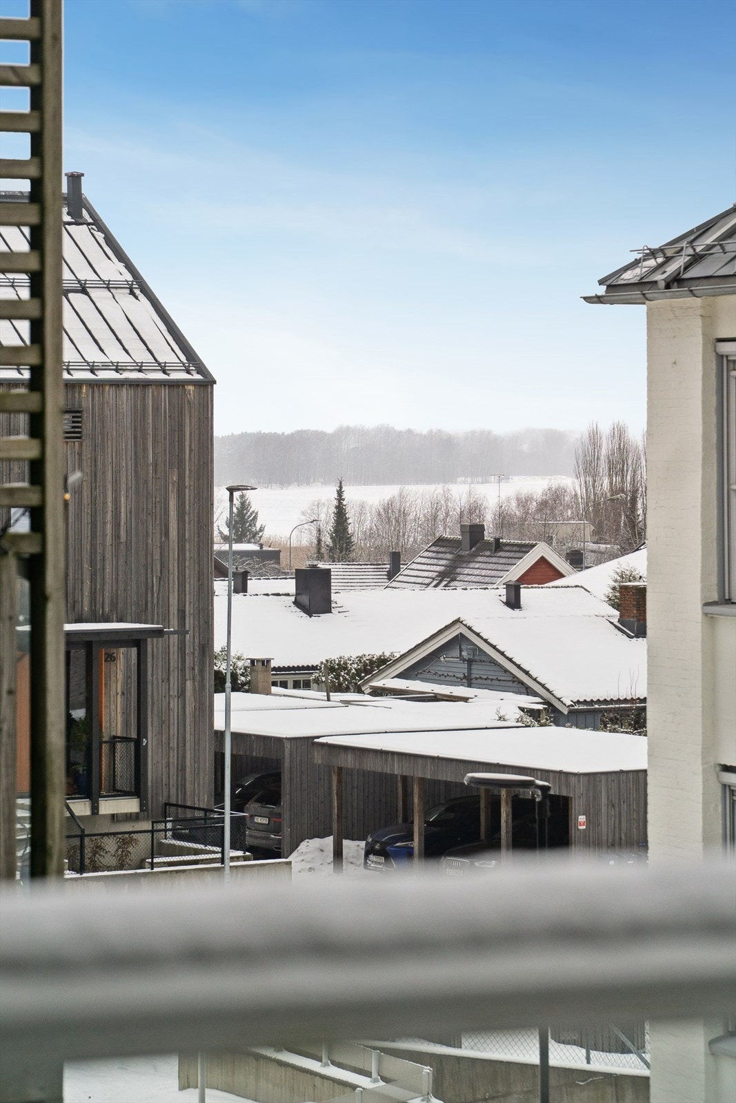 Fjordgløtt fra balkongen. Galleribilde