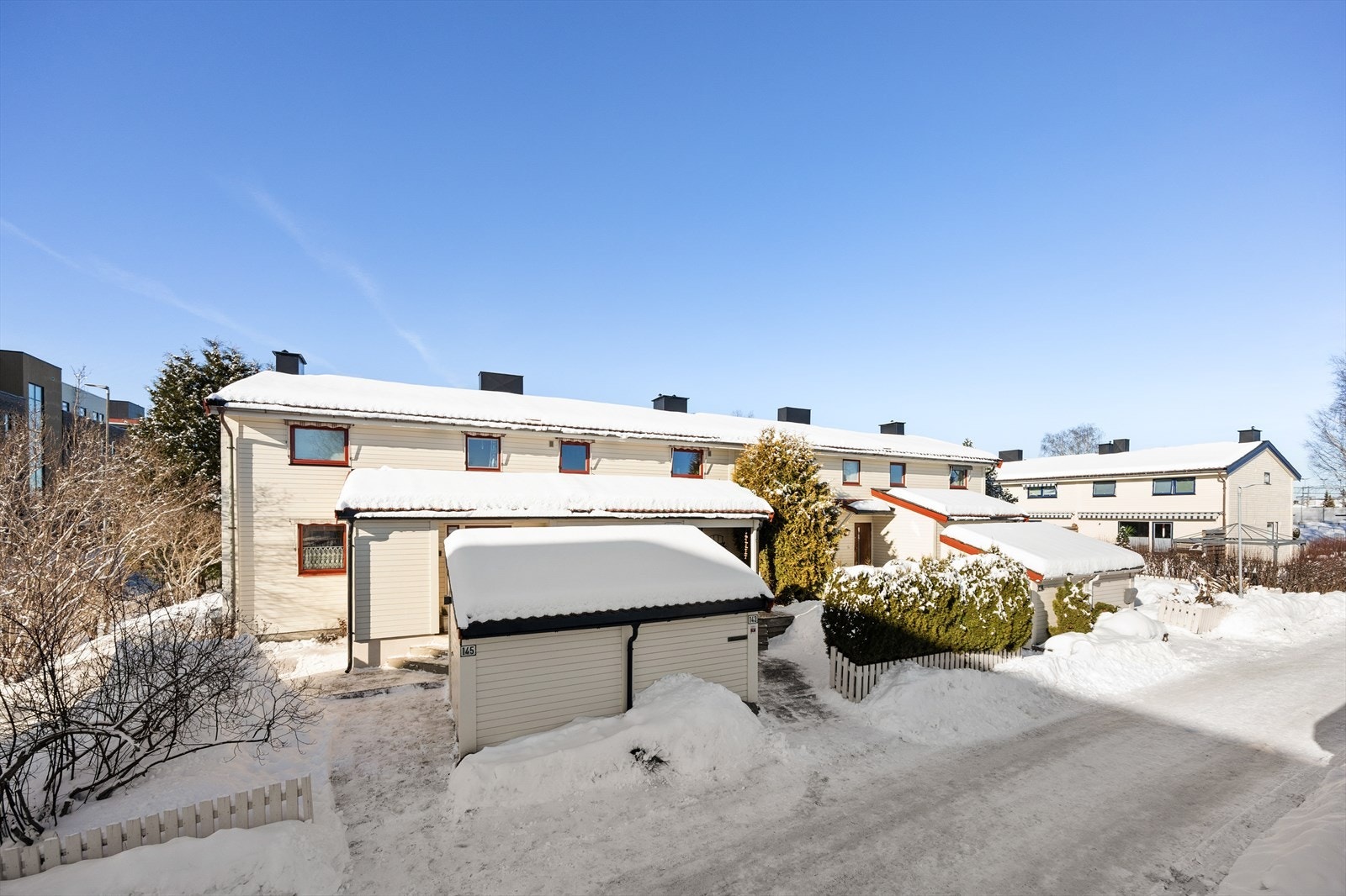 Boligen er en del av Ekelundstien Borettslag, som består av 107 andelsboliger. Galleribilde