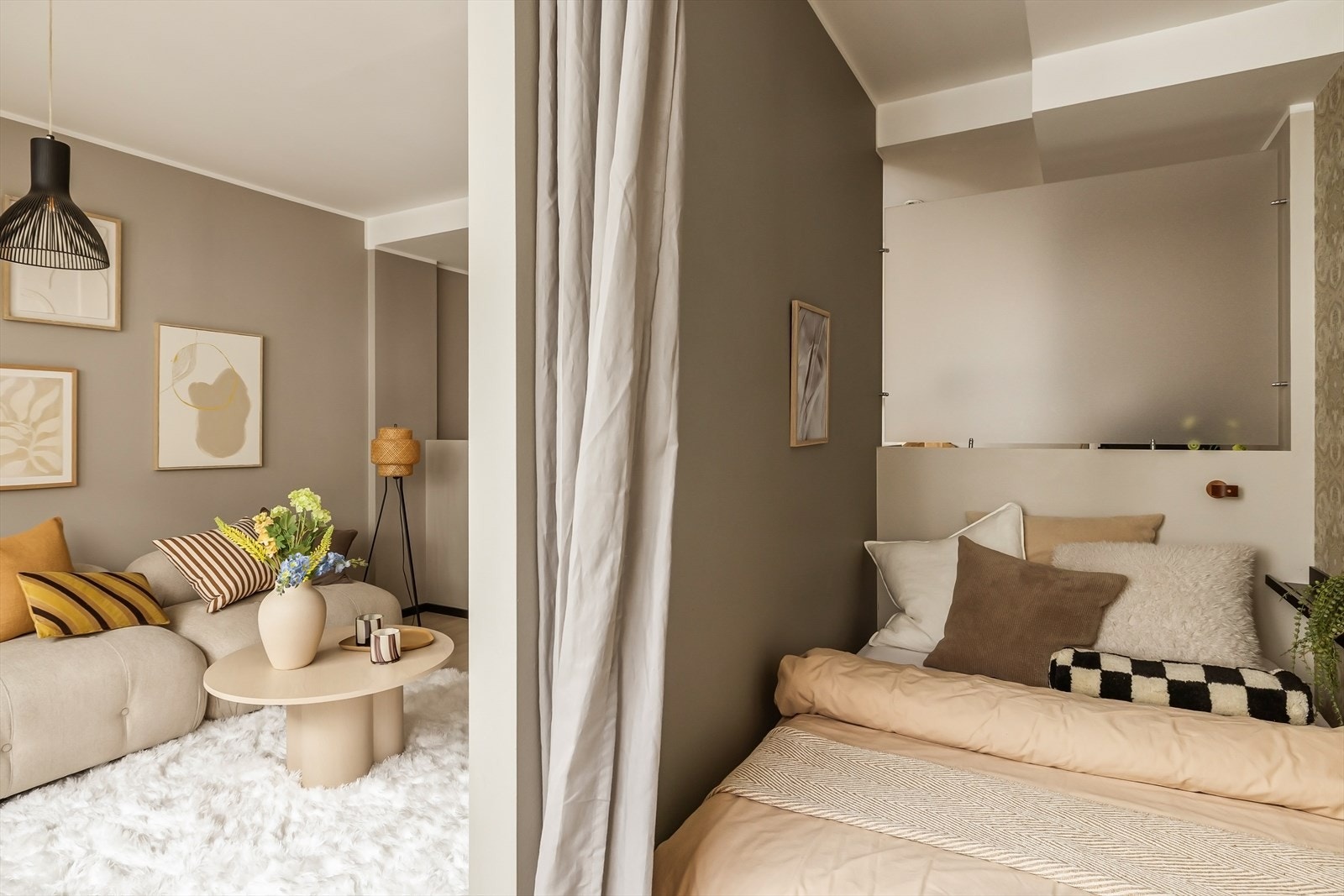 Smart løsning for sovealkove - naturlig adskilt fra resten av leiligheten Galleribilde