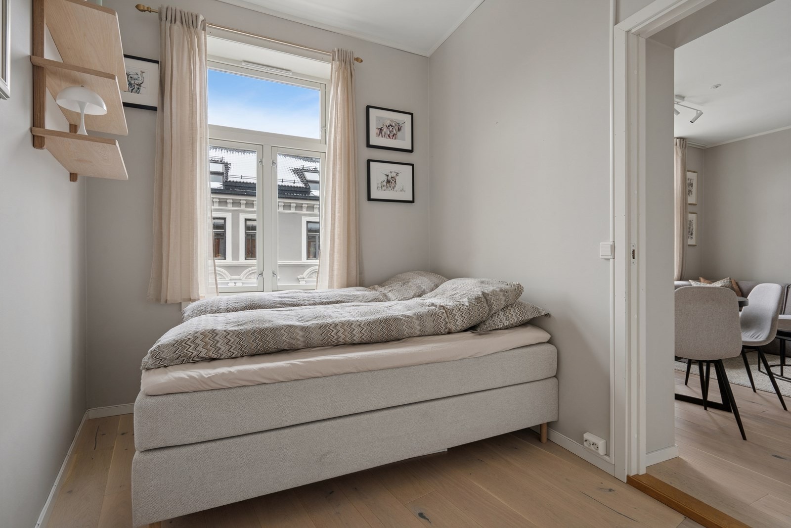 Soverom 2 passer perfekt som barnerom, gjesterom eller som en ekstra stue Galleribilde