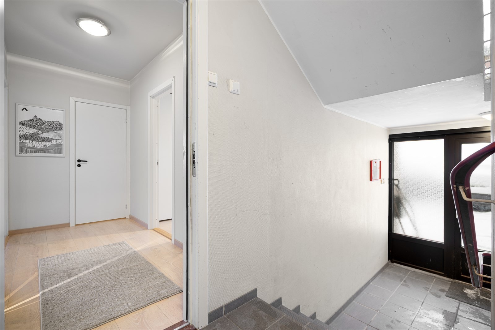 Leiligheten ligger praktisk plassert i 1.etasje, noe som gir lettvint adkomst Galleribilde