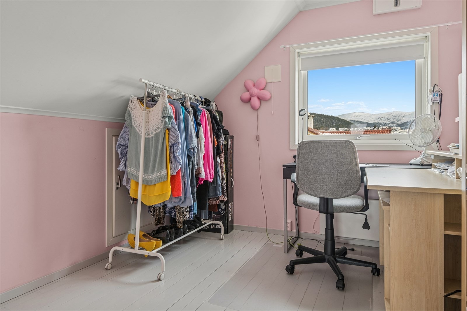 Det fjerde soverommet er ideelt som barnerom, gjesterom eller kontor. Galleribilde