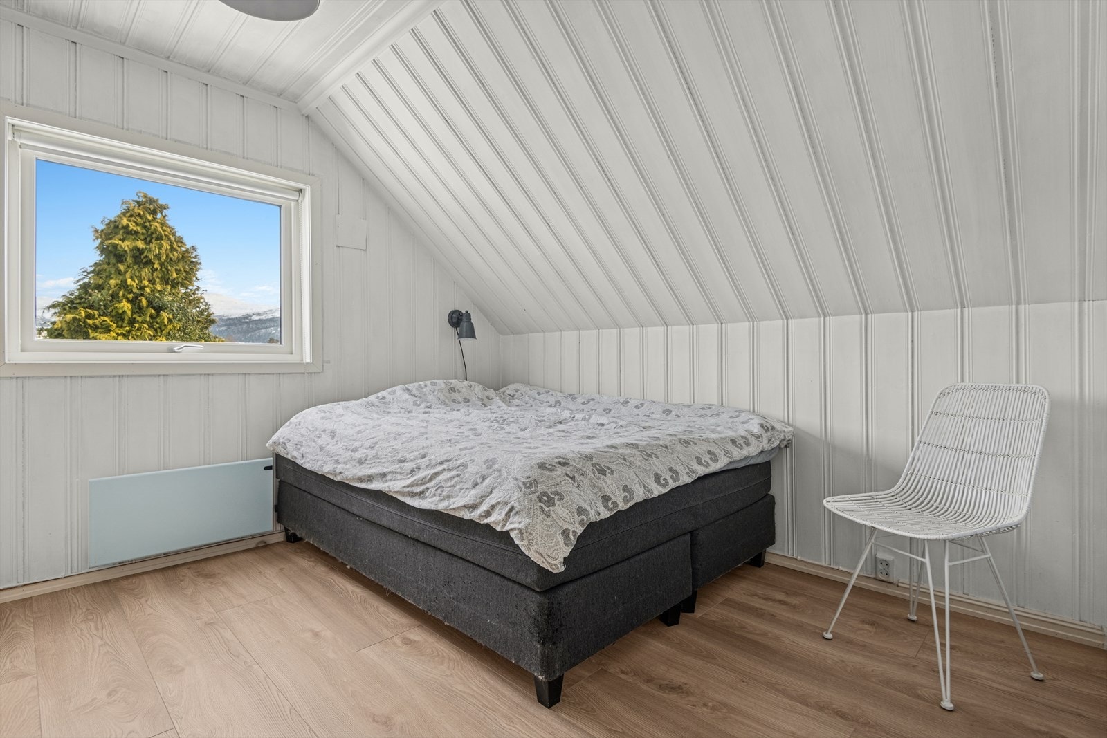 Soverom 3 - Også dette soverommet har en god størrelse og nylig lagt gulv. Galleribilde