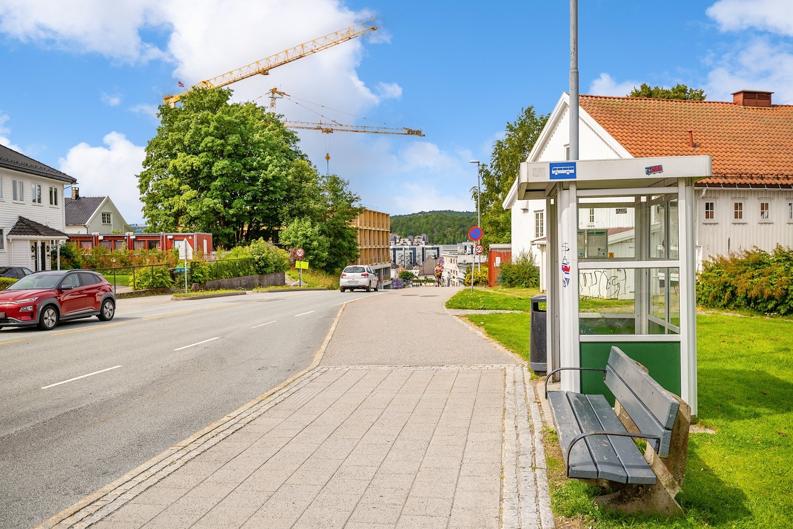 Praktisk med busstoppet rett utenfor døra! Galleribilde