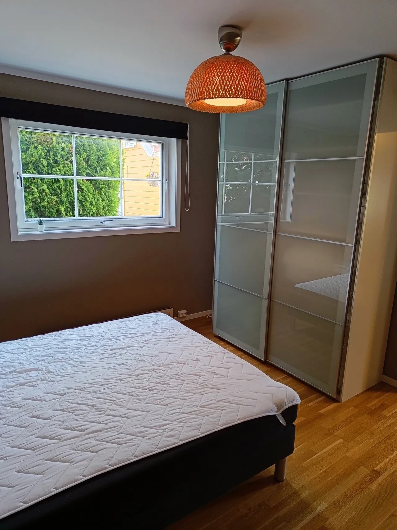 Hovedsoverom med god skapplass og bod. Galleribilde