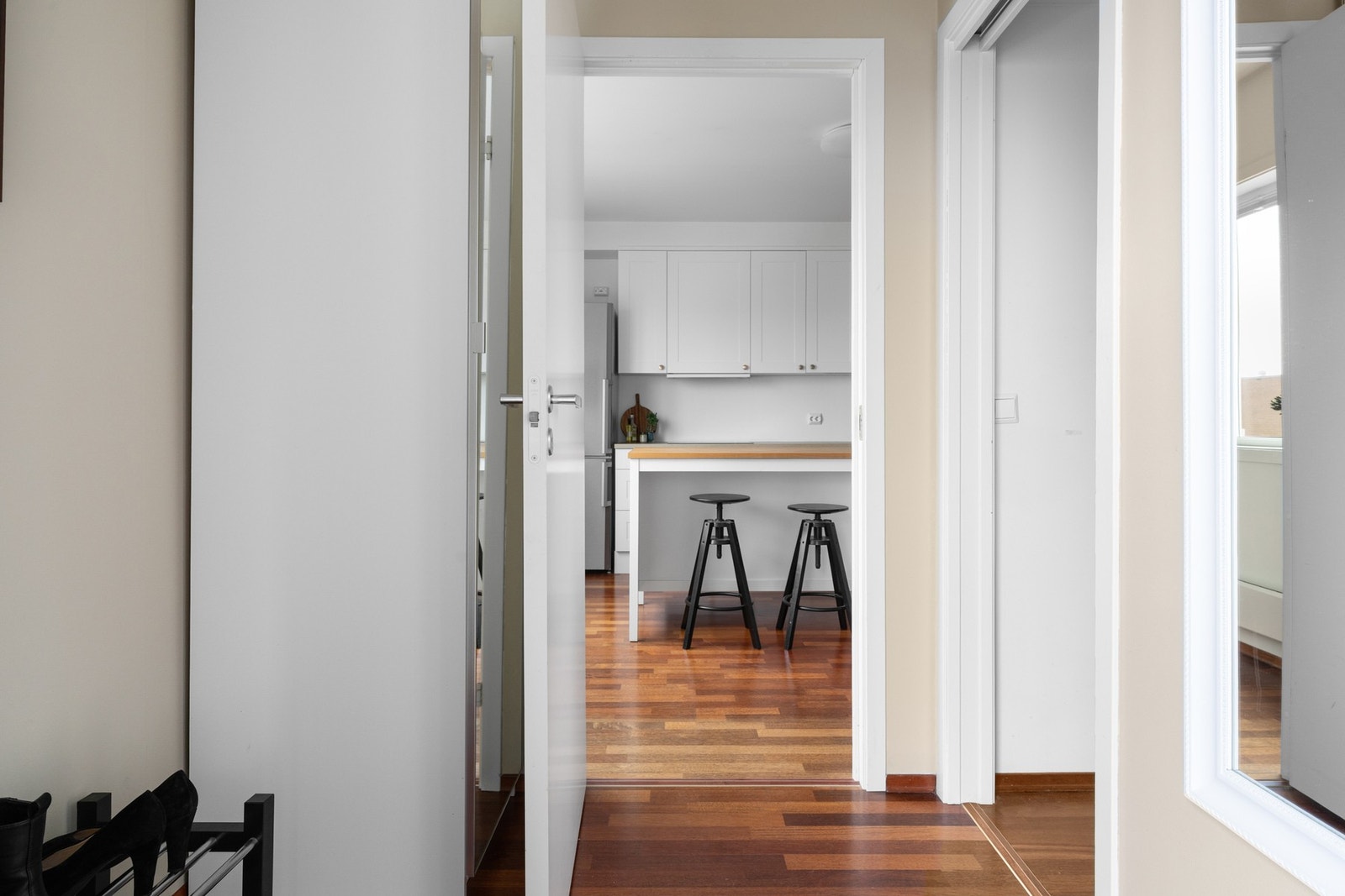 Leiligheten har en luftig og praktisk planløsning. Galleribilde