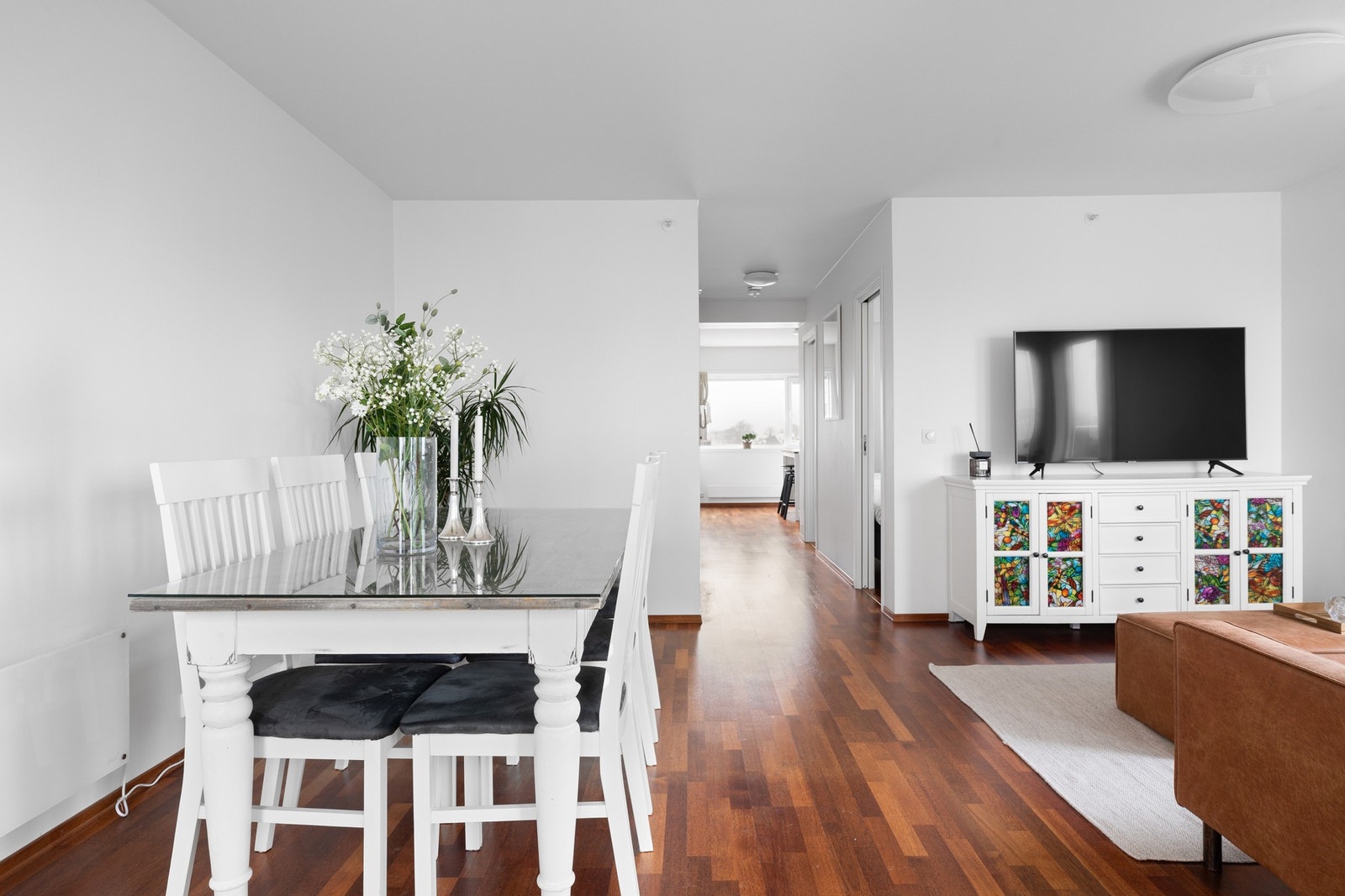 Rommet innbyr til rolige stunder, samt sosiale sammenkomster. Galleribilde