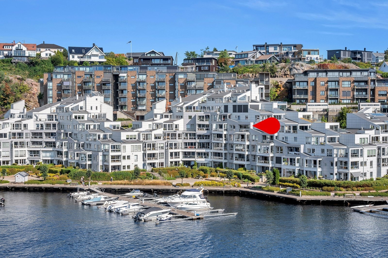 EiendomsMegler 1 v/Asgeir Odden ønsker velkommen til Høivold brygge 18 Galleribilde