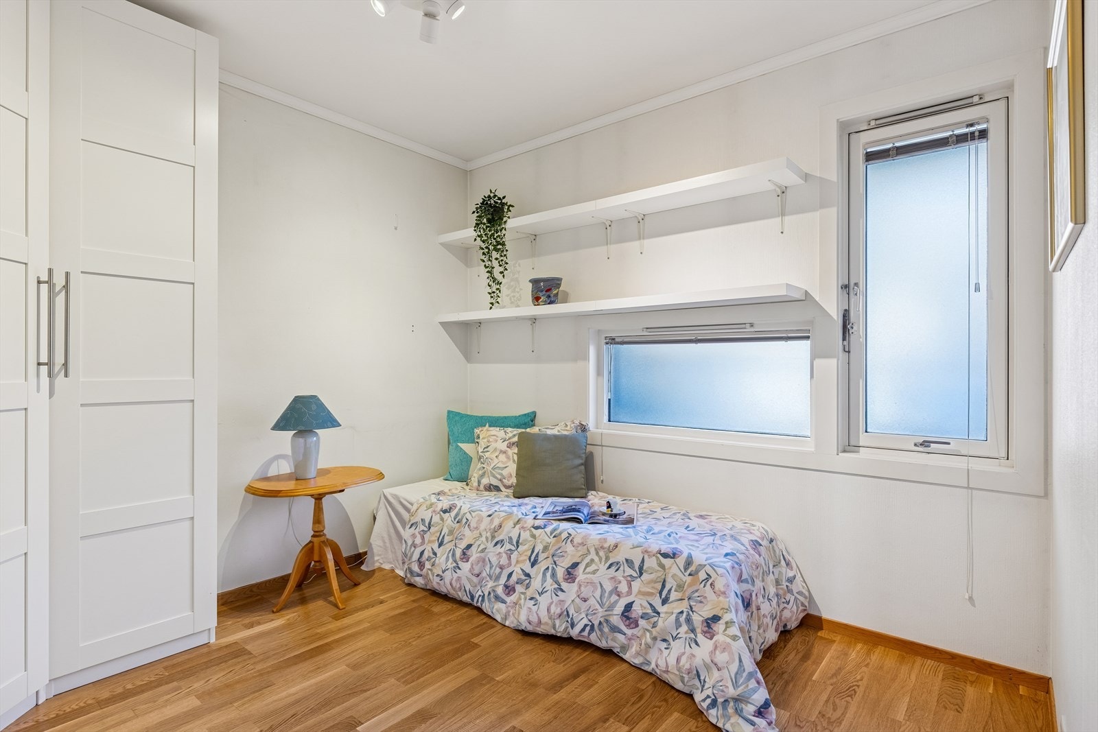 Soverom 2 - også dette med tilgang til eget bad Galleribilde