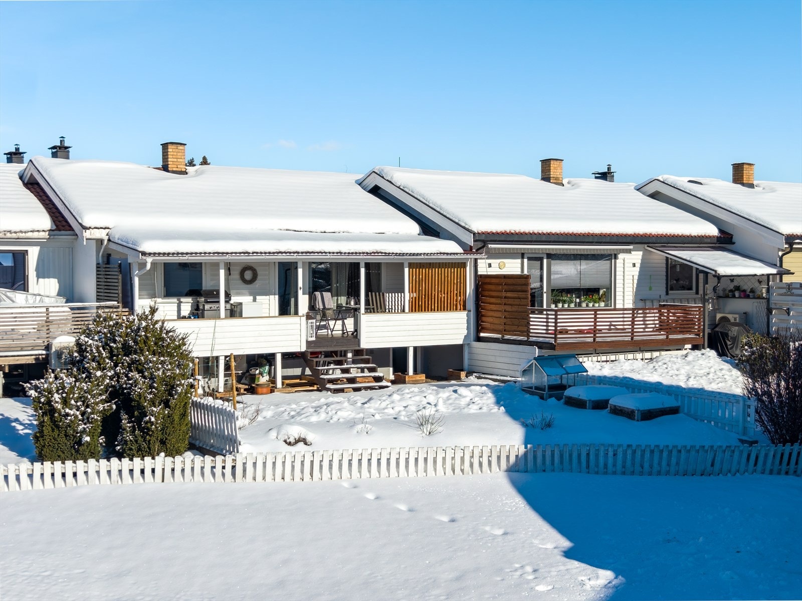 Innholdsrikt rekkehus beliggende i et etablert og attraktivt område på Hamar vest. Galleribilde