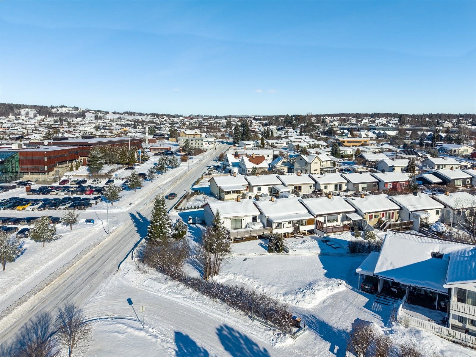 Meget barnevennlig med gangavstand til både barnehage og skole av ulike trinn. Galleribilde