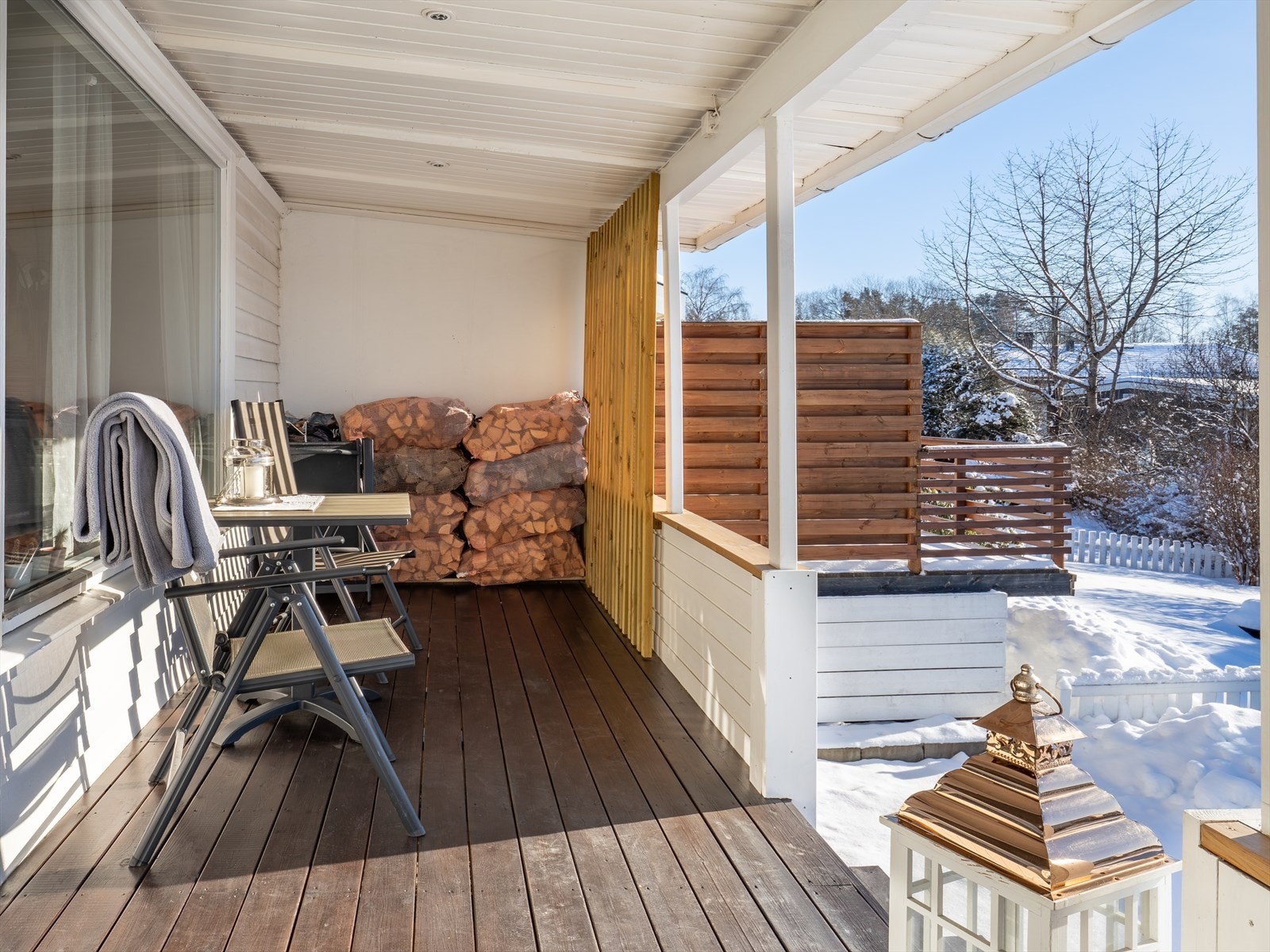 Fra terrassen er det trapp med direkte adkomst til hagepartiet. Galleribilde