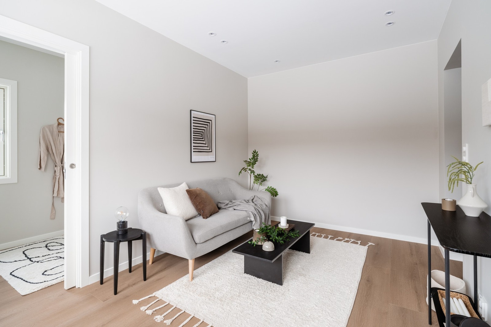 Leiligheten har varmefolie i gulv på stue, kjøkken og entré. Galleribilde