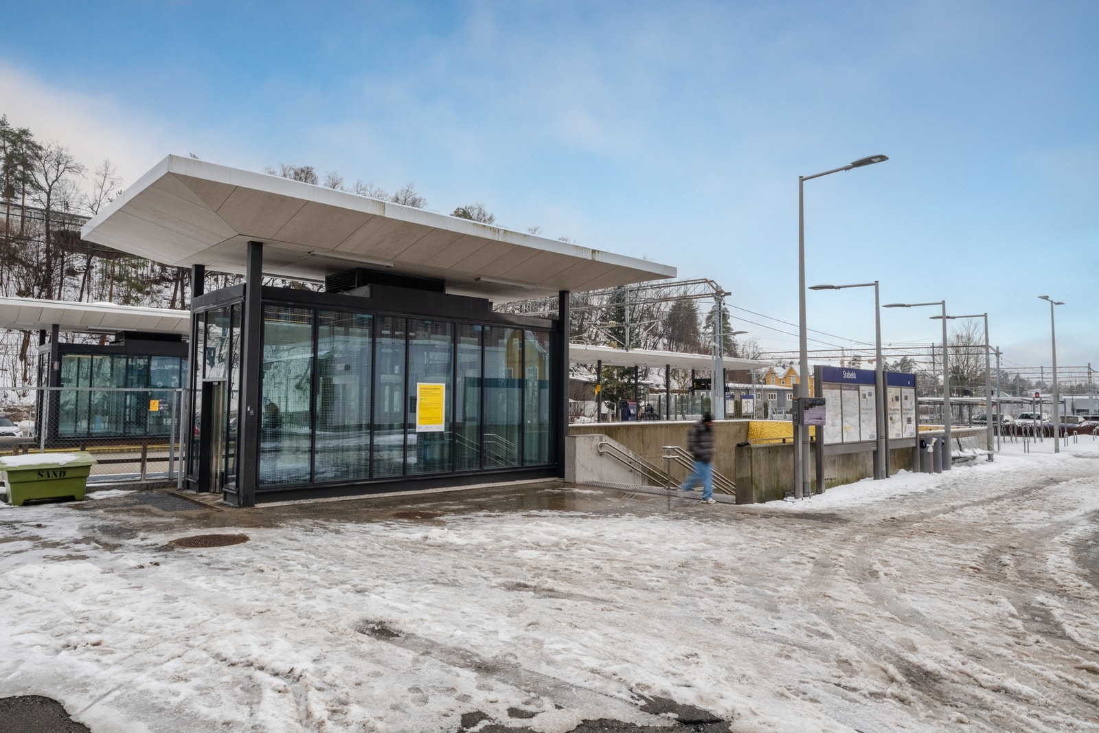 Fra leiligheten er det også kort vei til buss og tog. Galleribilde