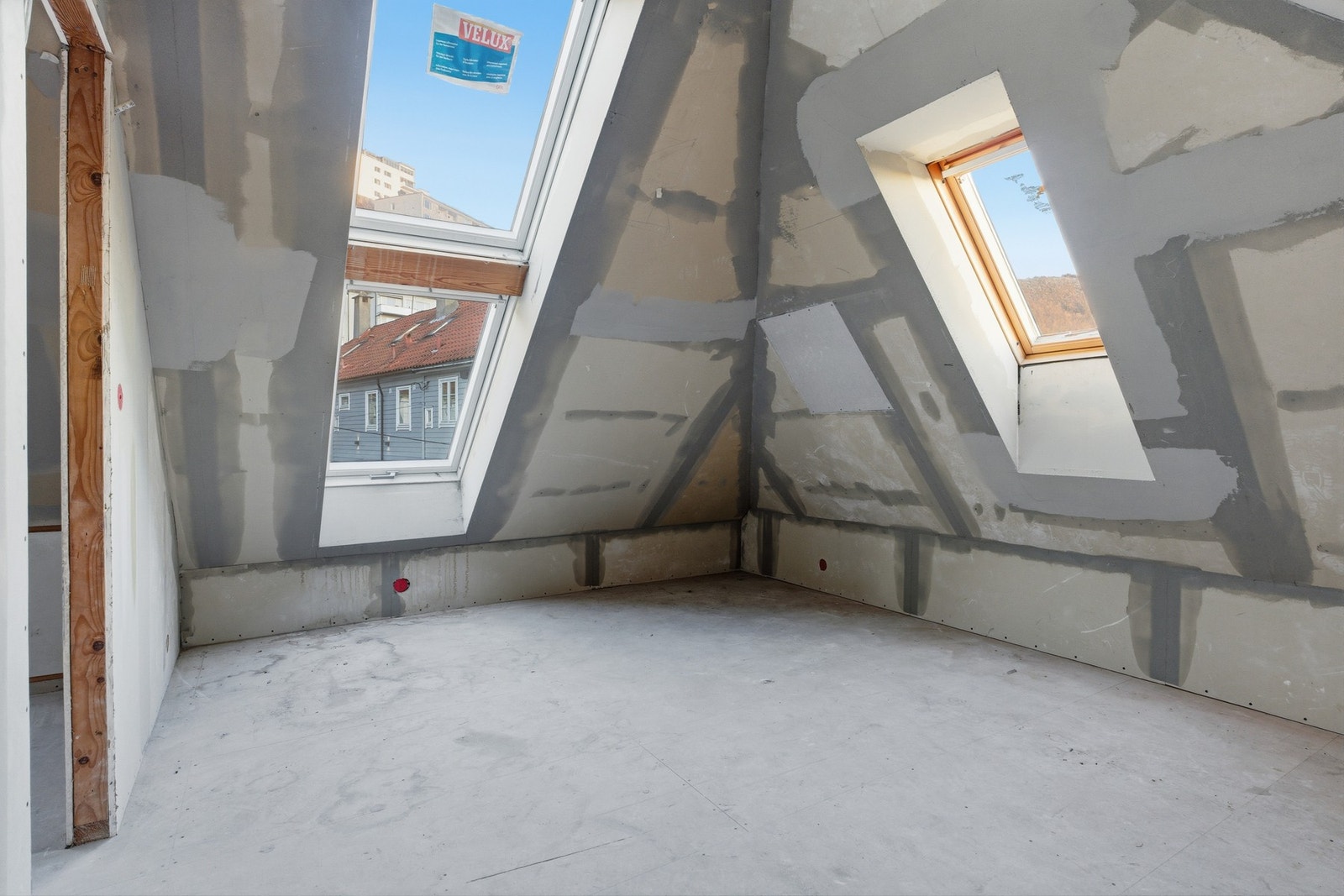 Legg merke til de fantastiske vinduene som slipper inn godt med lys. Galleribilde