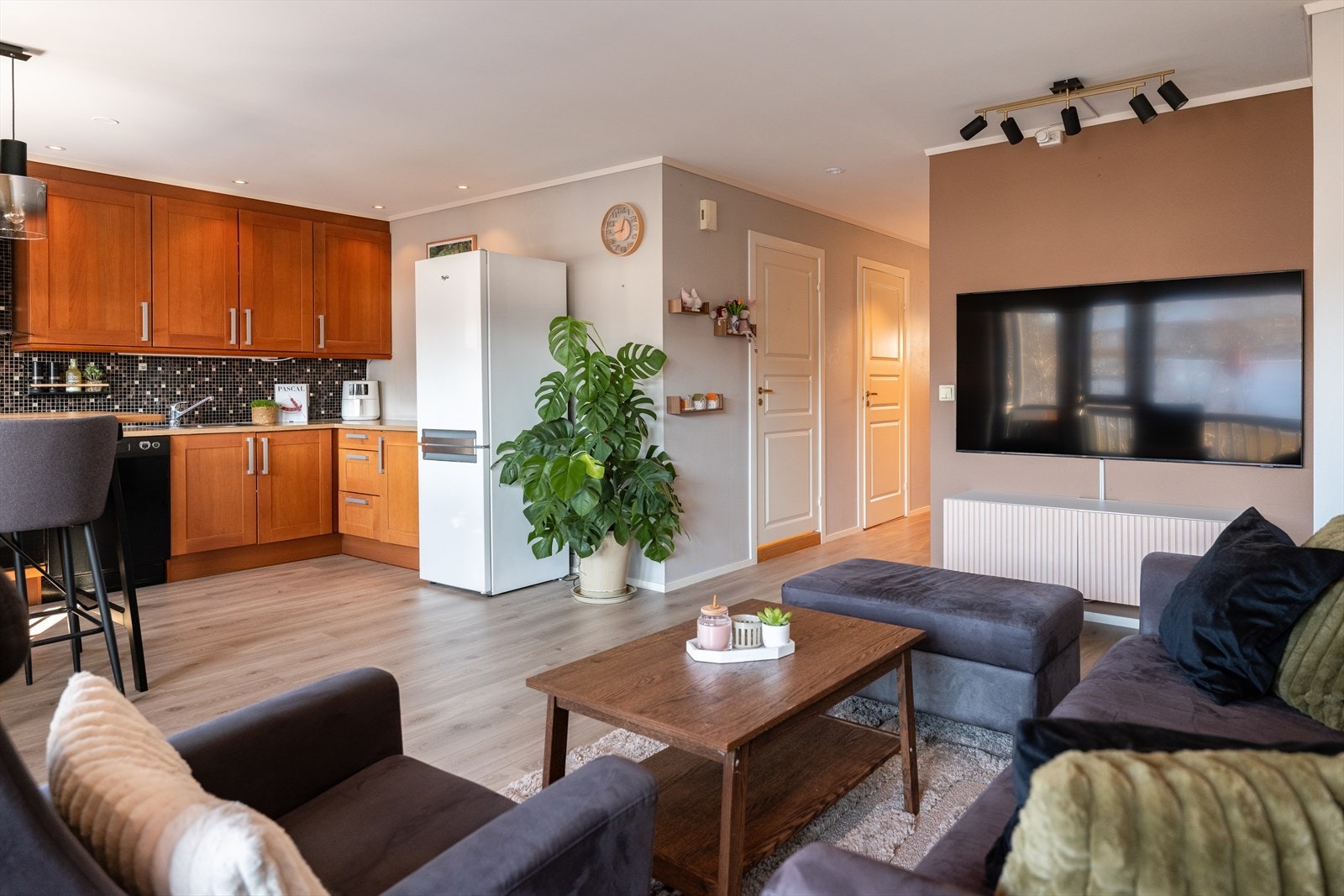 Leiligheten byr på rikelig med naturlig lydinnslag. Galleribilde