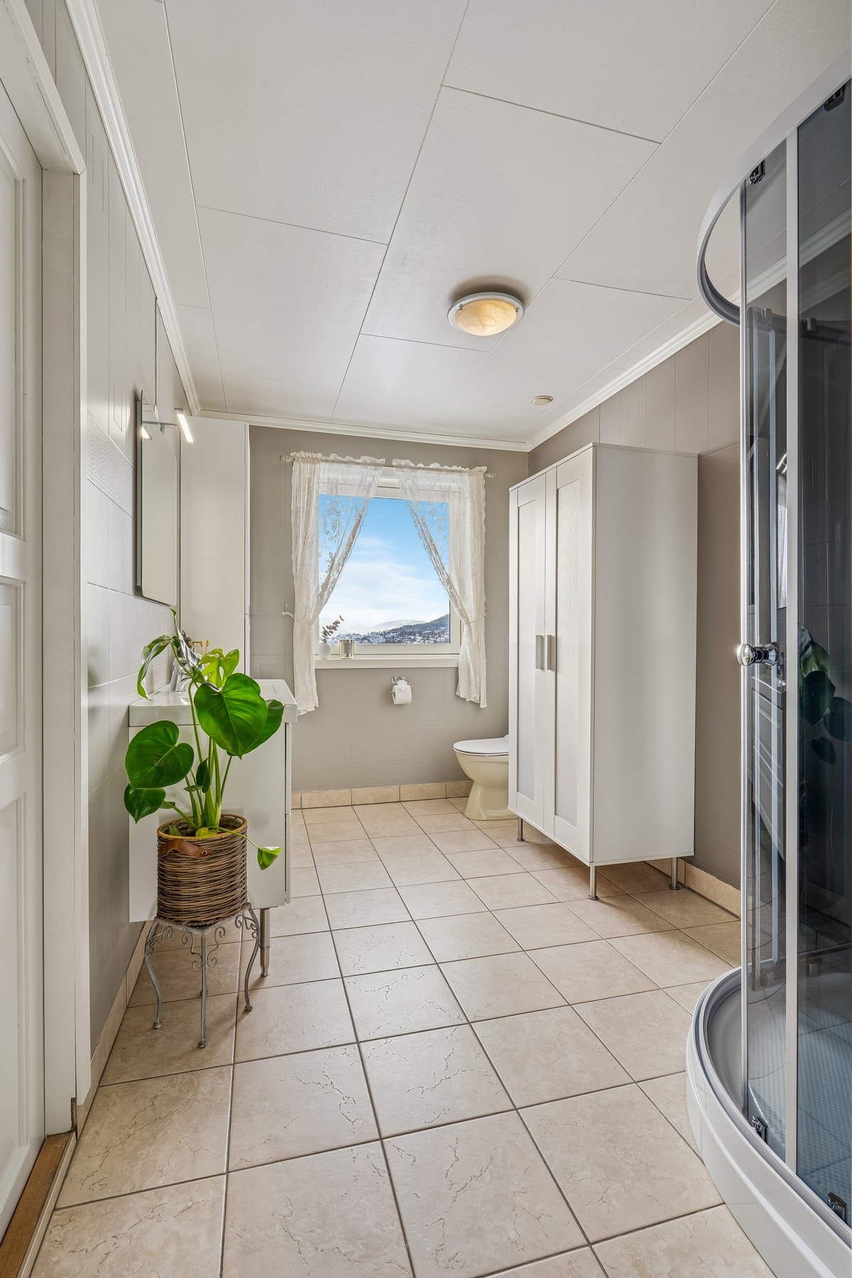 Bad i hovedetasjen Galleribilde